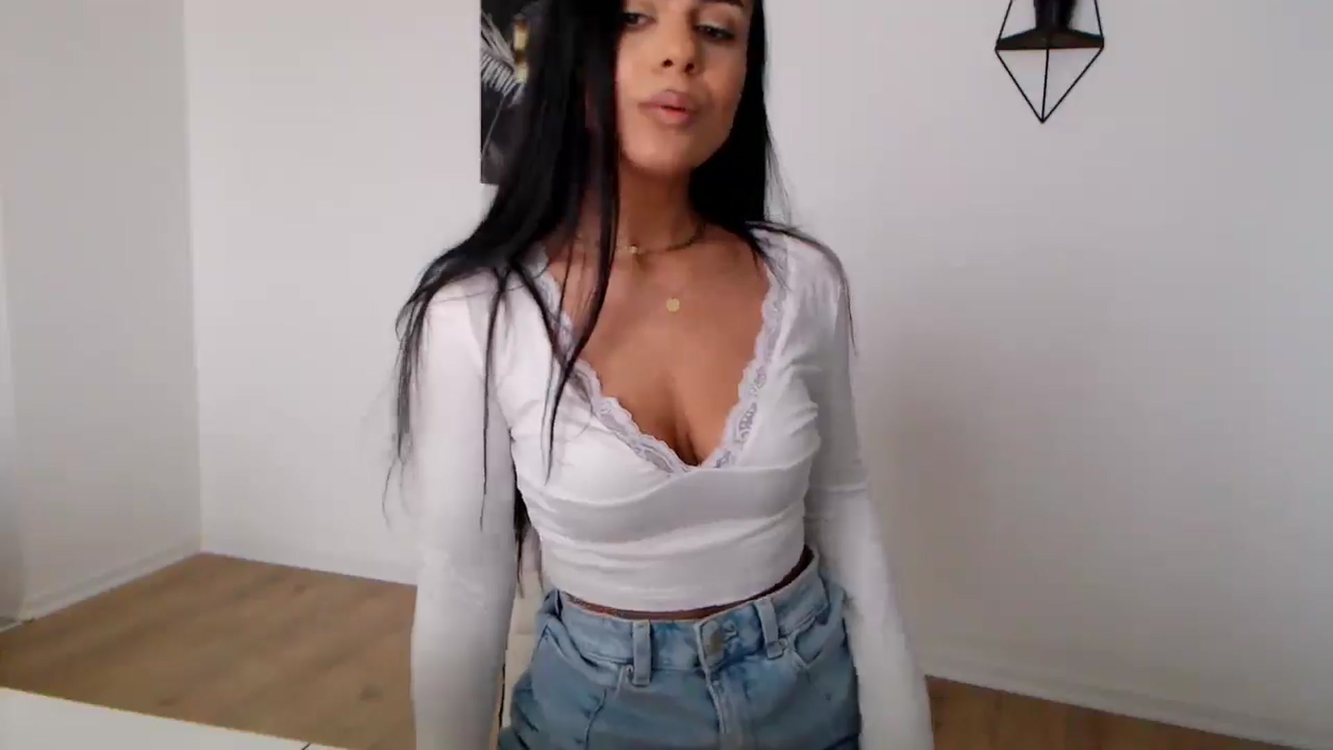 Gallery image thumbnail from Rose4Lucy's myfreecams stream on, 04/02/2026, 07:22 image 7 of 20