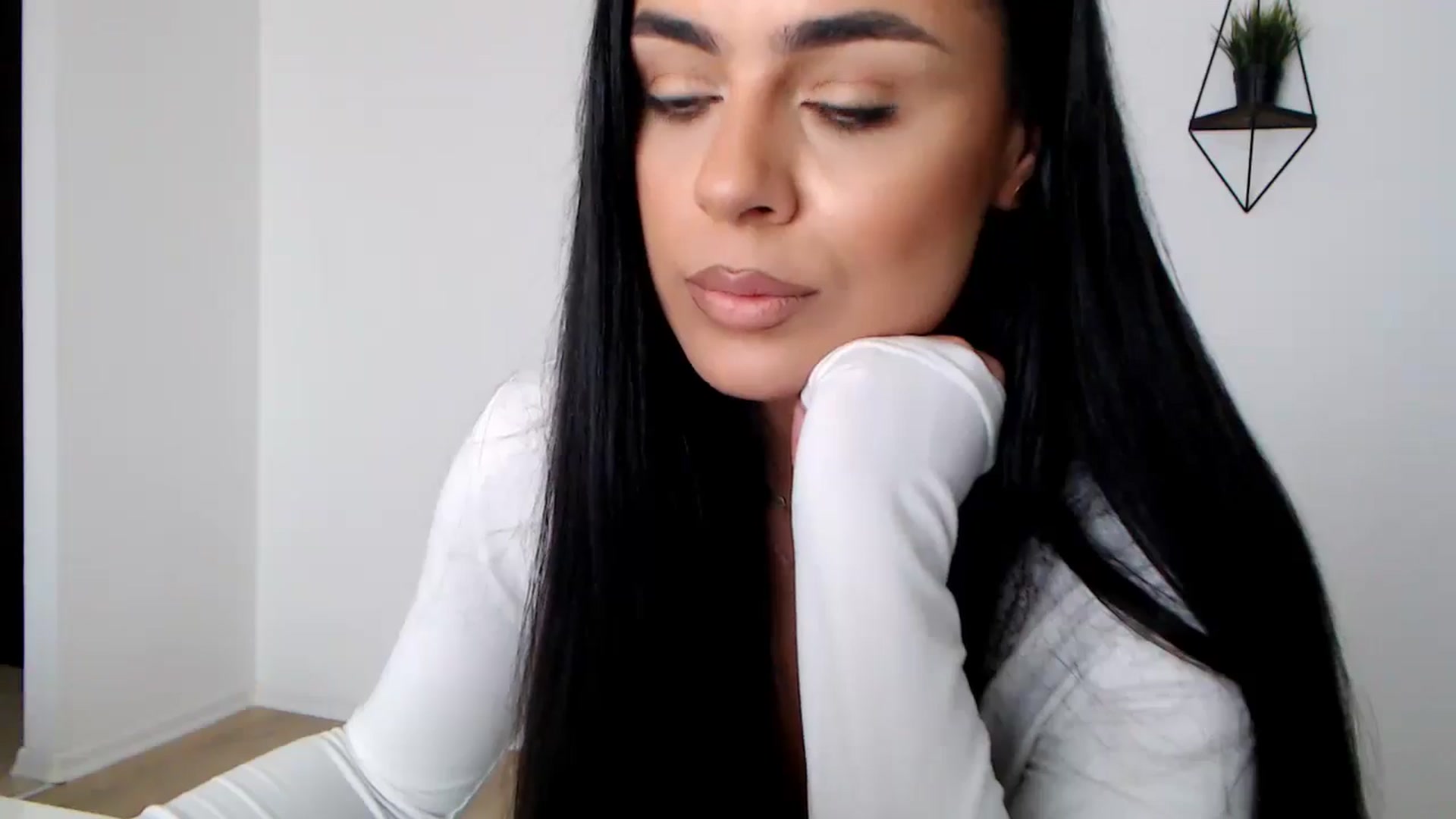 Gallery image thumbnail from Rose4Lucy's myfreecams stream on, 04/02/2026, 10:57 image 9 of 20