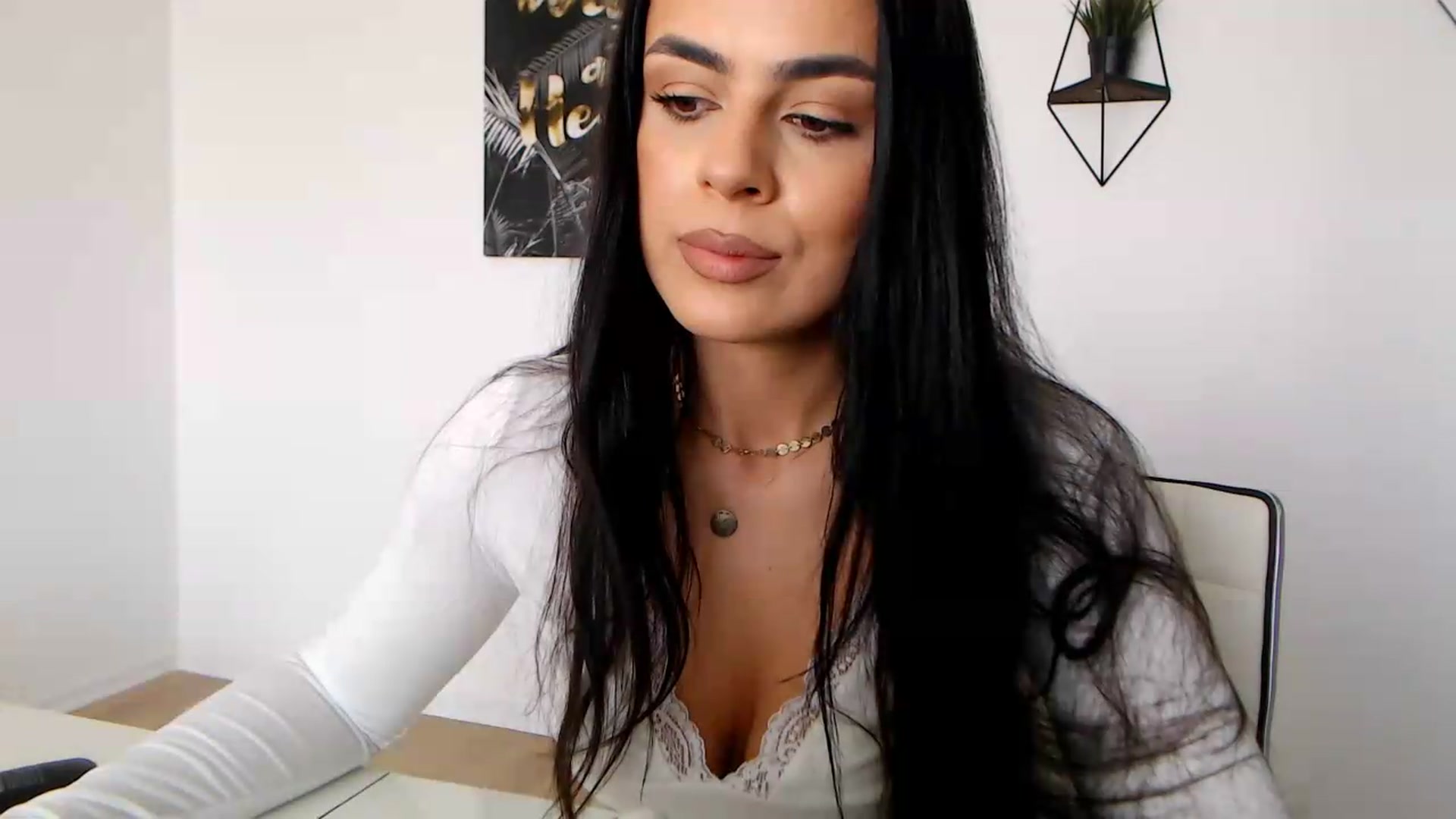Gallery image thumbnail from Rose4Lucy's myfreecams stream on, 05/29/2026, 10:32 image 17 of 20