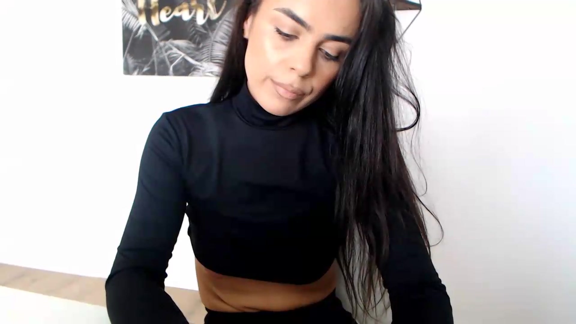 Gallery image thumbnail from Rose4Lucy's myfreecams stream on, 08/19/2026, 11:02 image 19 of 20