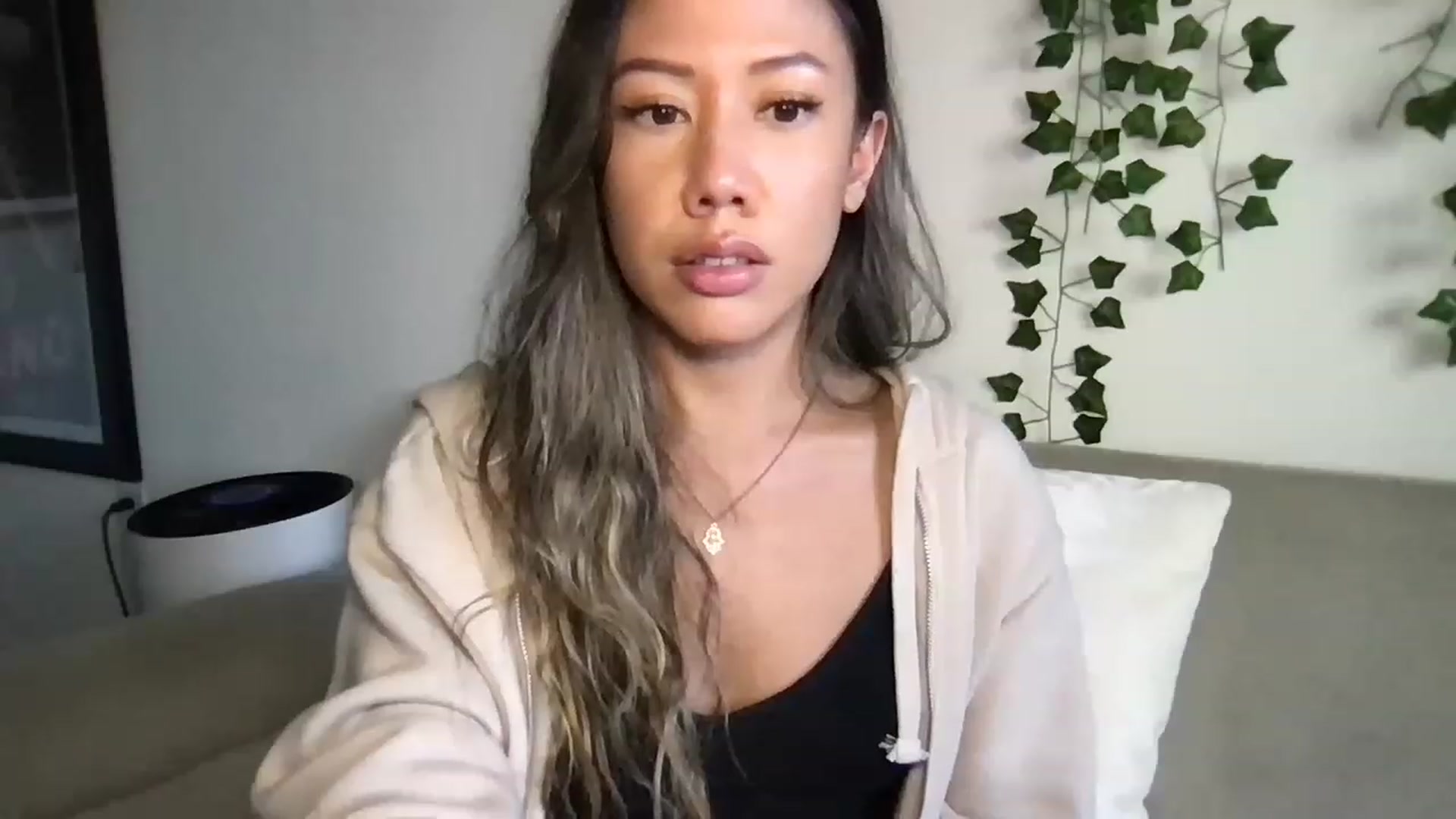 Gallery image thumbnail from RoseDewitt69's myfreecams stream on, 04/12/2023, 24:37 image 18 of 20