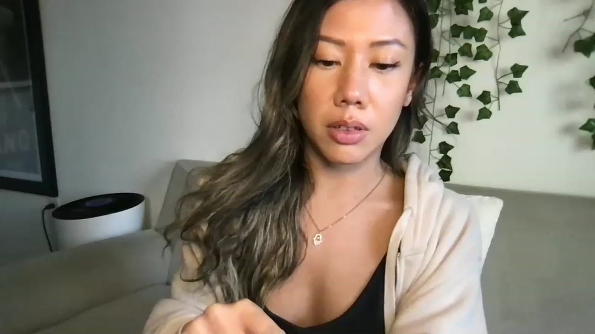 Gallery image thumbnail from RoseDewitt69's myfreecams stream on, 04/12/2023, 24:37 image 12 of 20