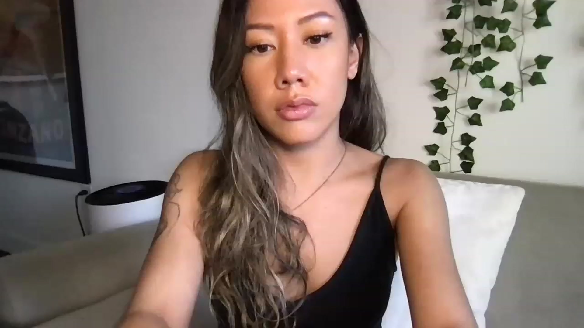 Gallery image thumbnail from RoseDewitt69's myfreecams stream on, 04/12/2023, 24:37 image 2 of 20