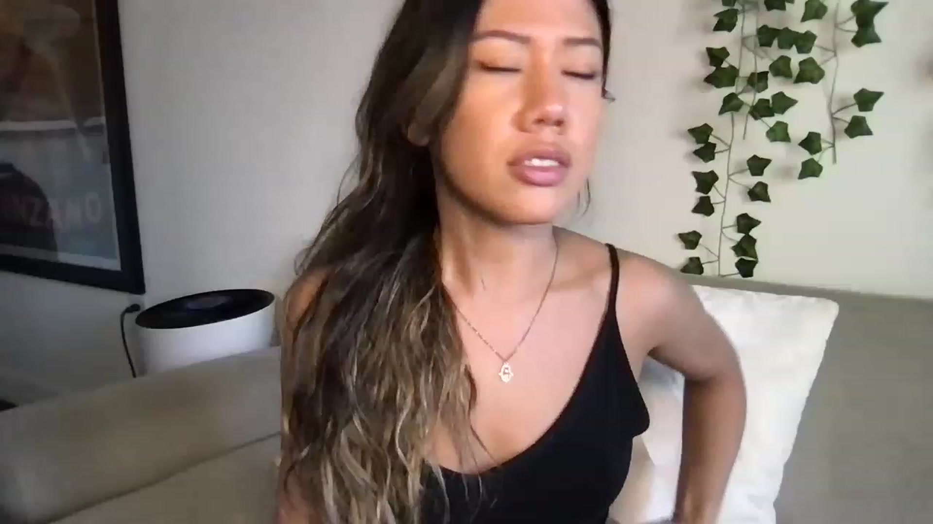 Gallery image thumbnail from RoseDewitt69's myfreecams stream on, 04/12/2023, 24:37 image 4 of 20