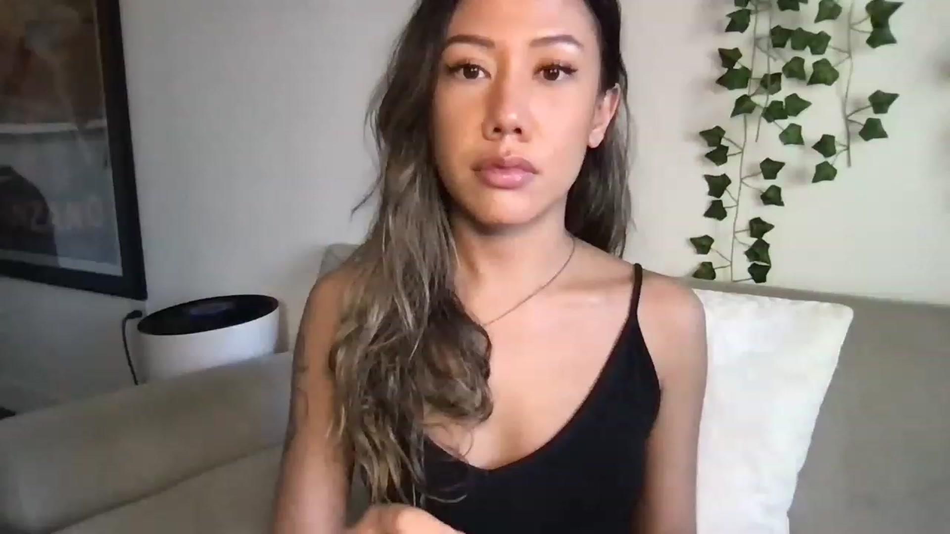 Gallery image thumbnail from RoseDewitt69's myfreecams stream on, 04/12/2023, 24:37 image 1 of 20