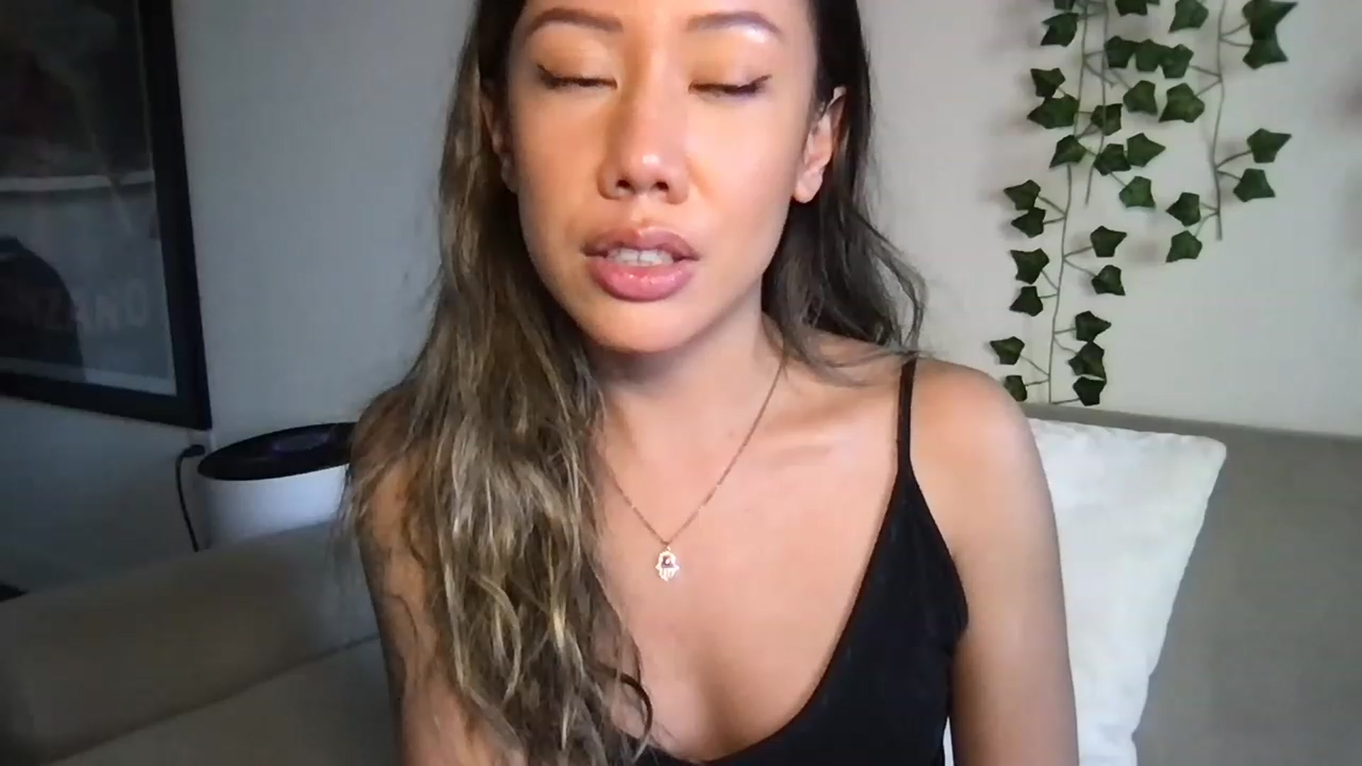 Gallery image thumbnail from RoseDewitt69's myfreecams stream on, 04/12/2023, 24:37 image 9 of 20