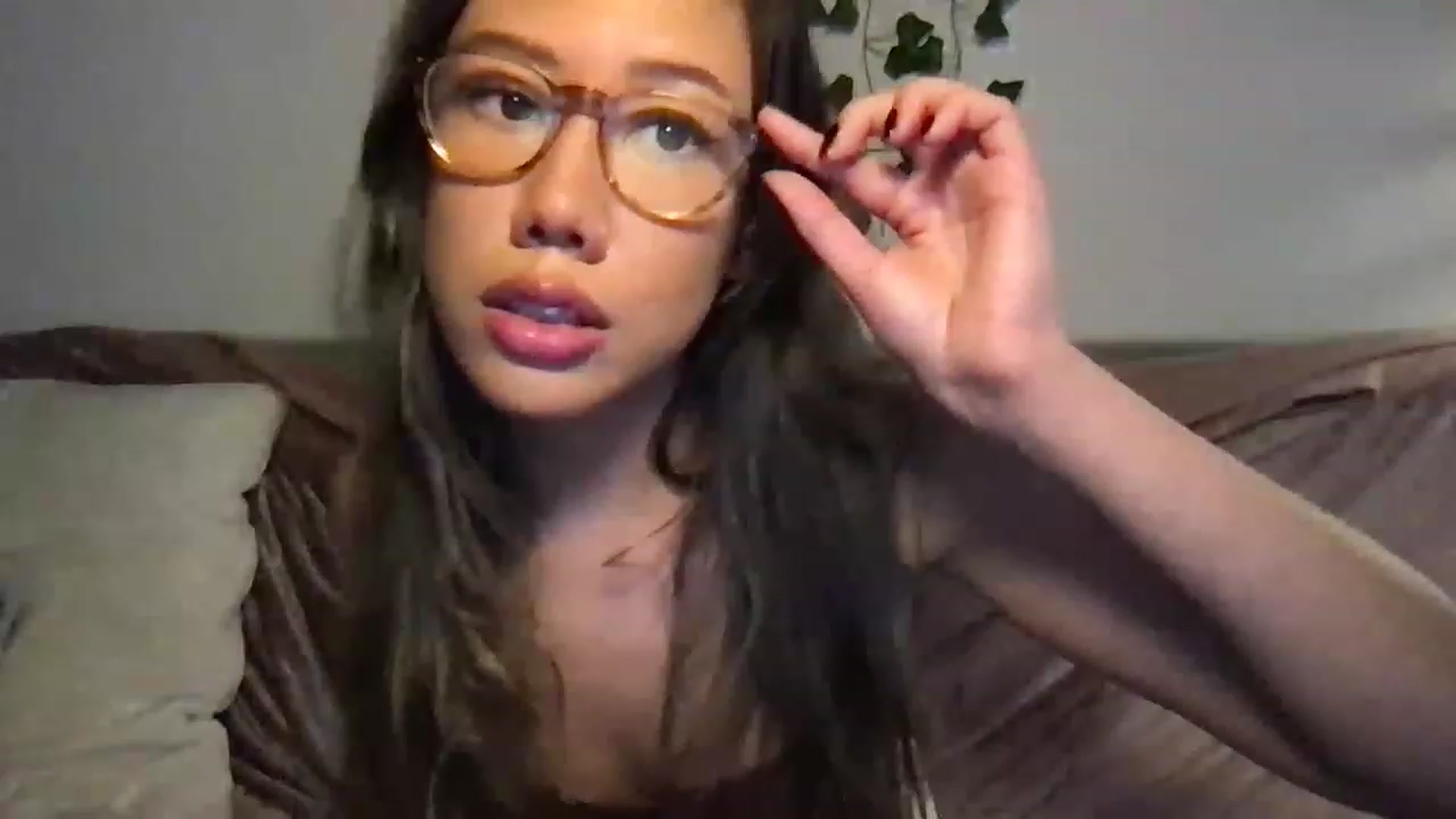 Gallery image thumbnail from RoseDewitt69's myfreecams stream on, 04/14/2023, 01:28 image 14 of 20