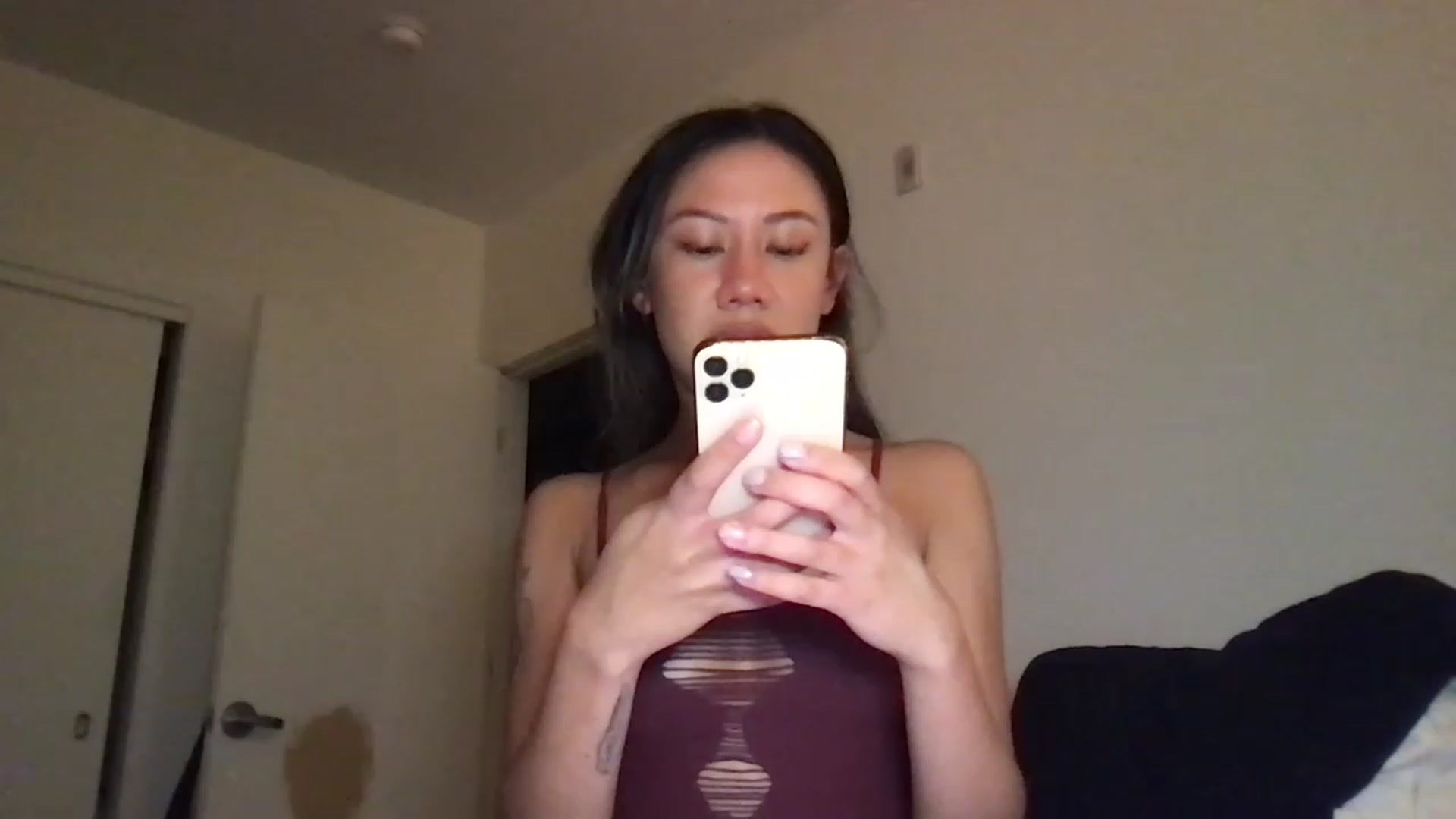 Gallery image thumbnail from RoseDewitt69's myfreecams stream on, 05/16/2023, 08:00 image 3 of 20
