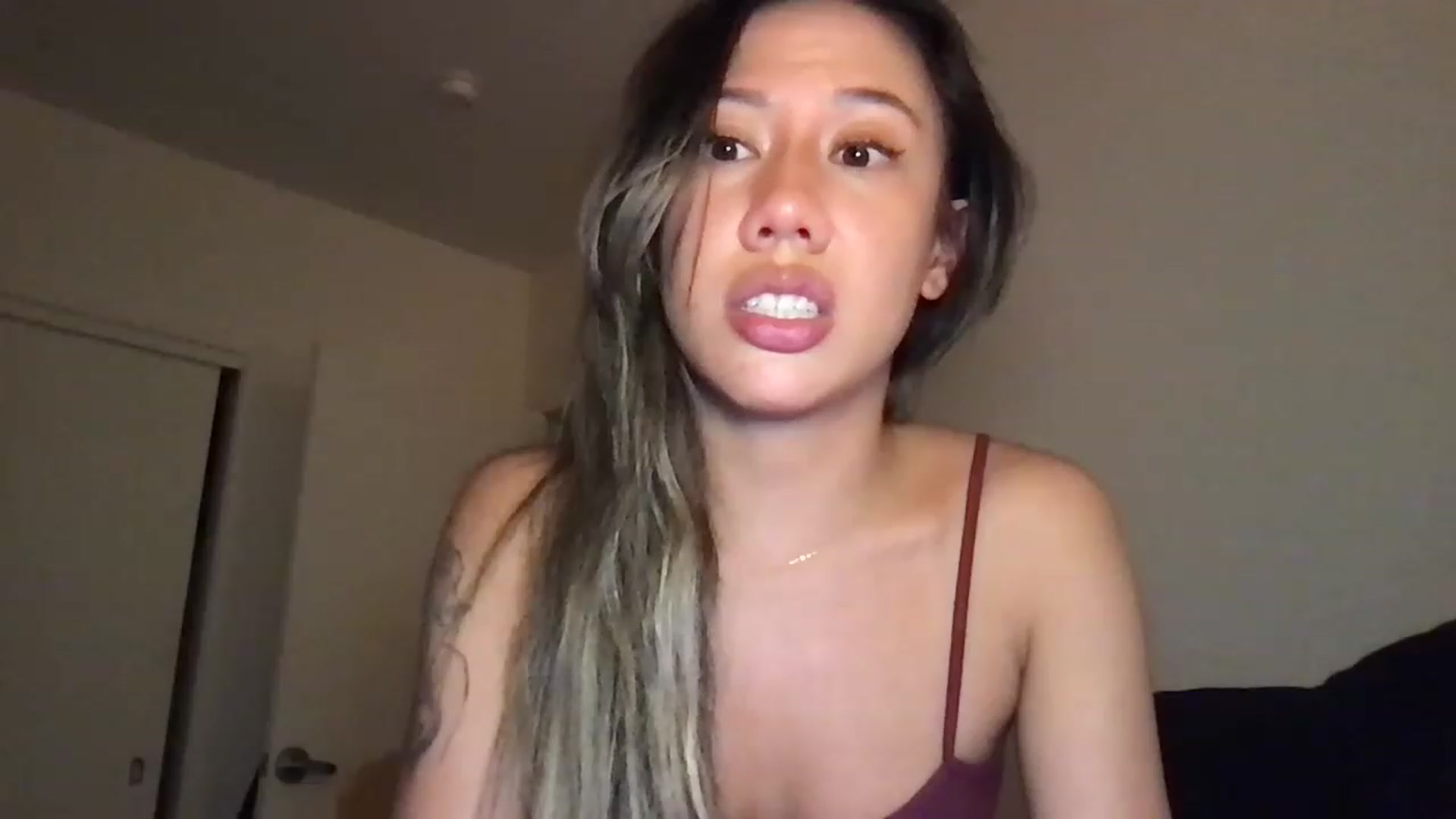Gallery image thumbnail from RoseDewitt69's myfreecams stream on, 05/16/2023, 08:00 image 17 of 20