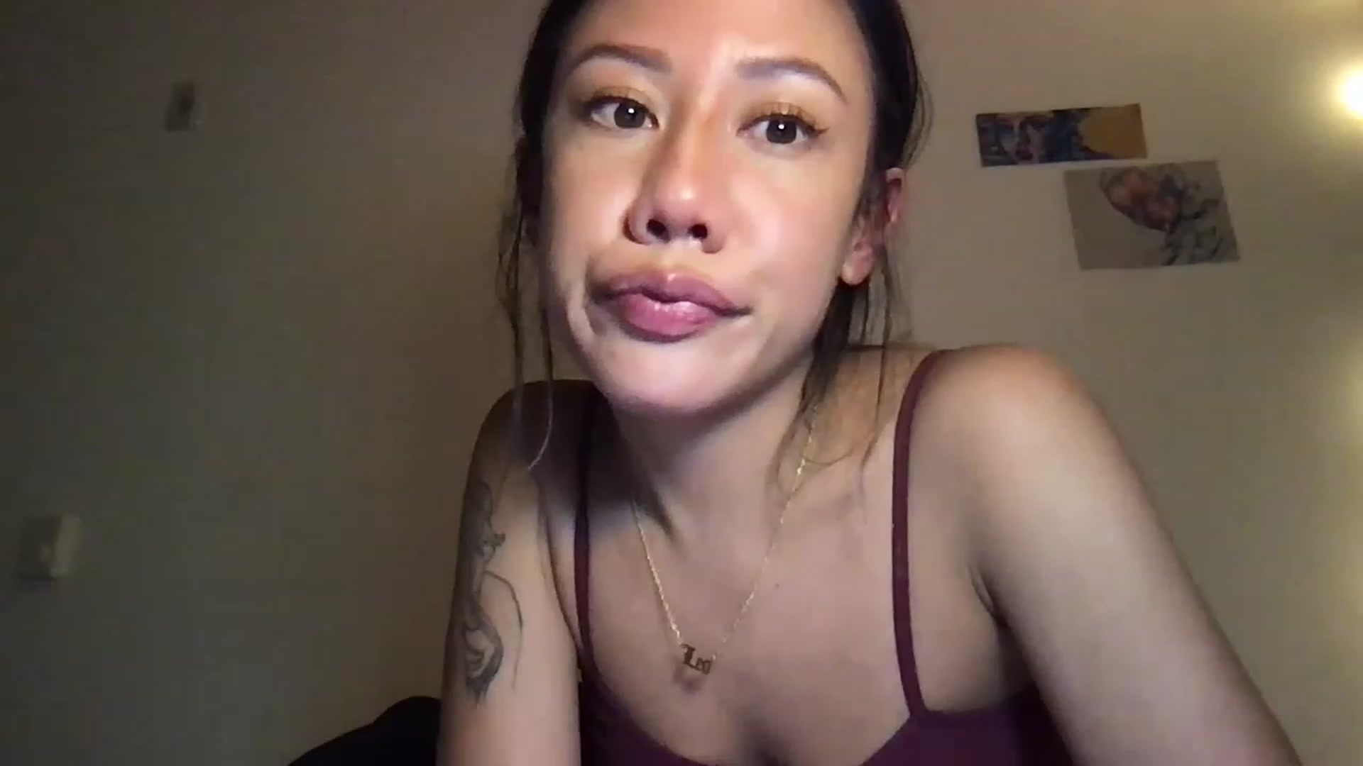 Gallery image thumbnail from RoseDewitt69's myfreecams stream on, 05/16/2023, 08:56 image 6 of 20