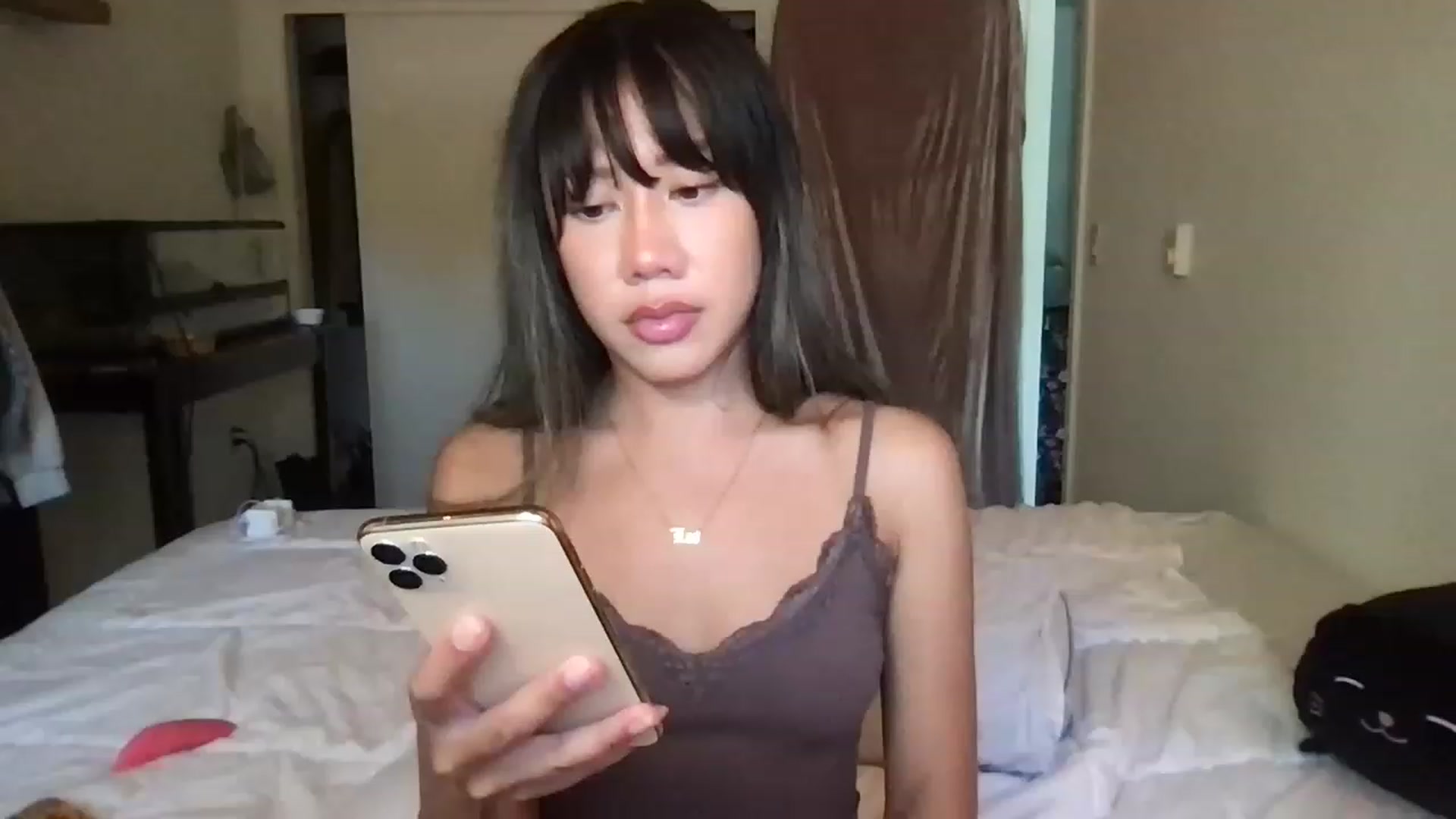 Gallery image thumbnail from RoseDewitt69's myfreecams stream on, 05/25/2023, 21:35 image 16 of 20