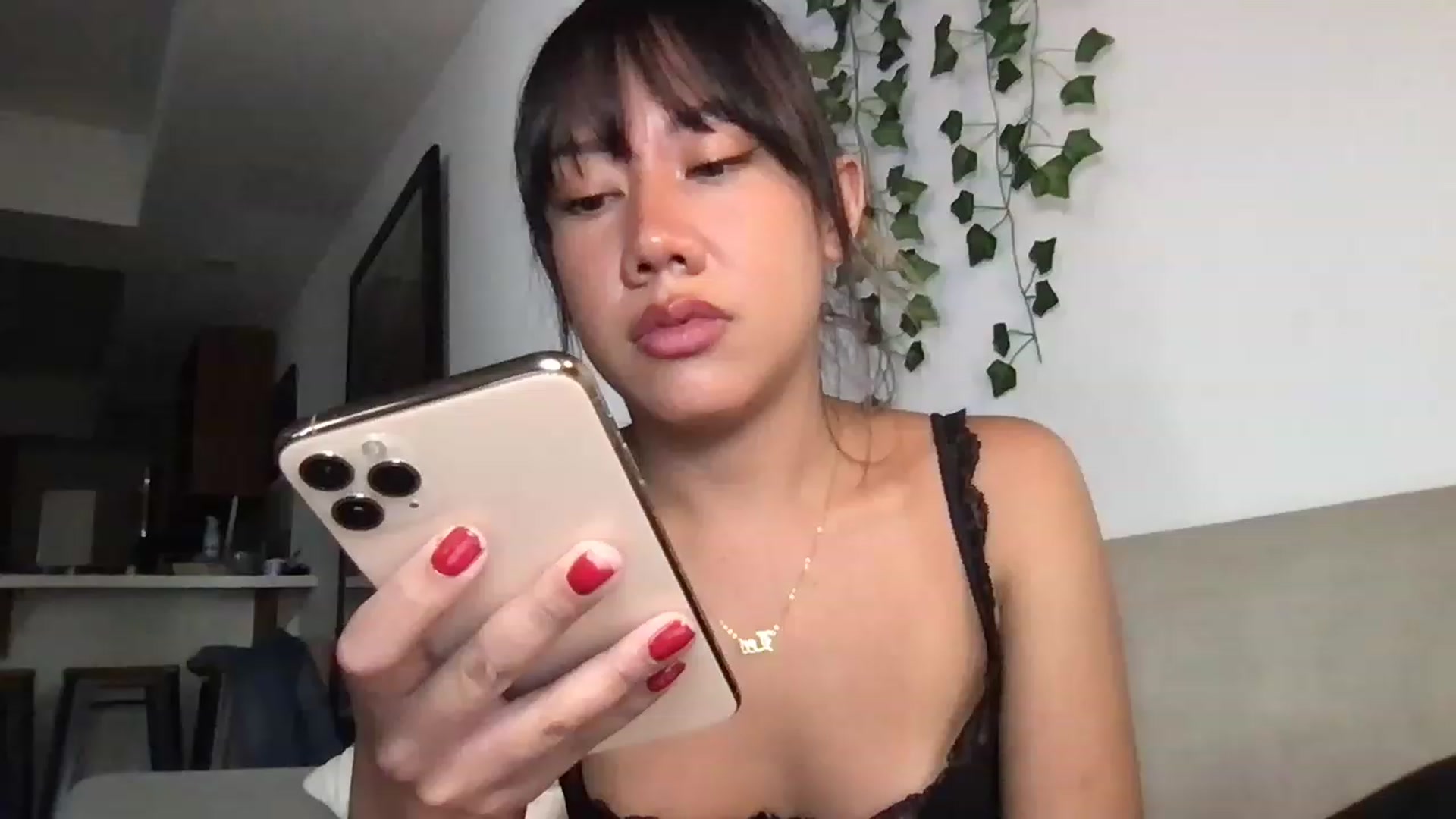 Gallery image thumbnail from RoseDewitt69's myfreecams stream on, 06/05/2023, 01:15 image 2 of 20