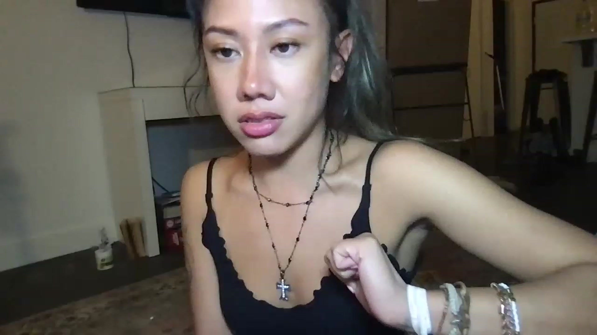 Gallery image thumbnail from RoseDewitt69's myfreecams stream on, 06/18/2023, 09:19 image 12 of 20