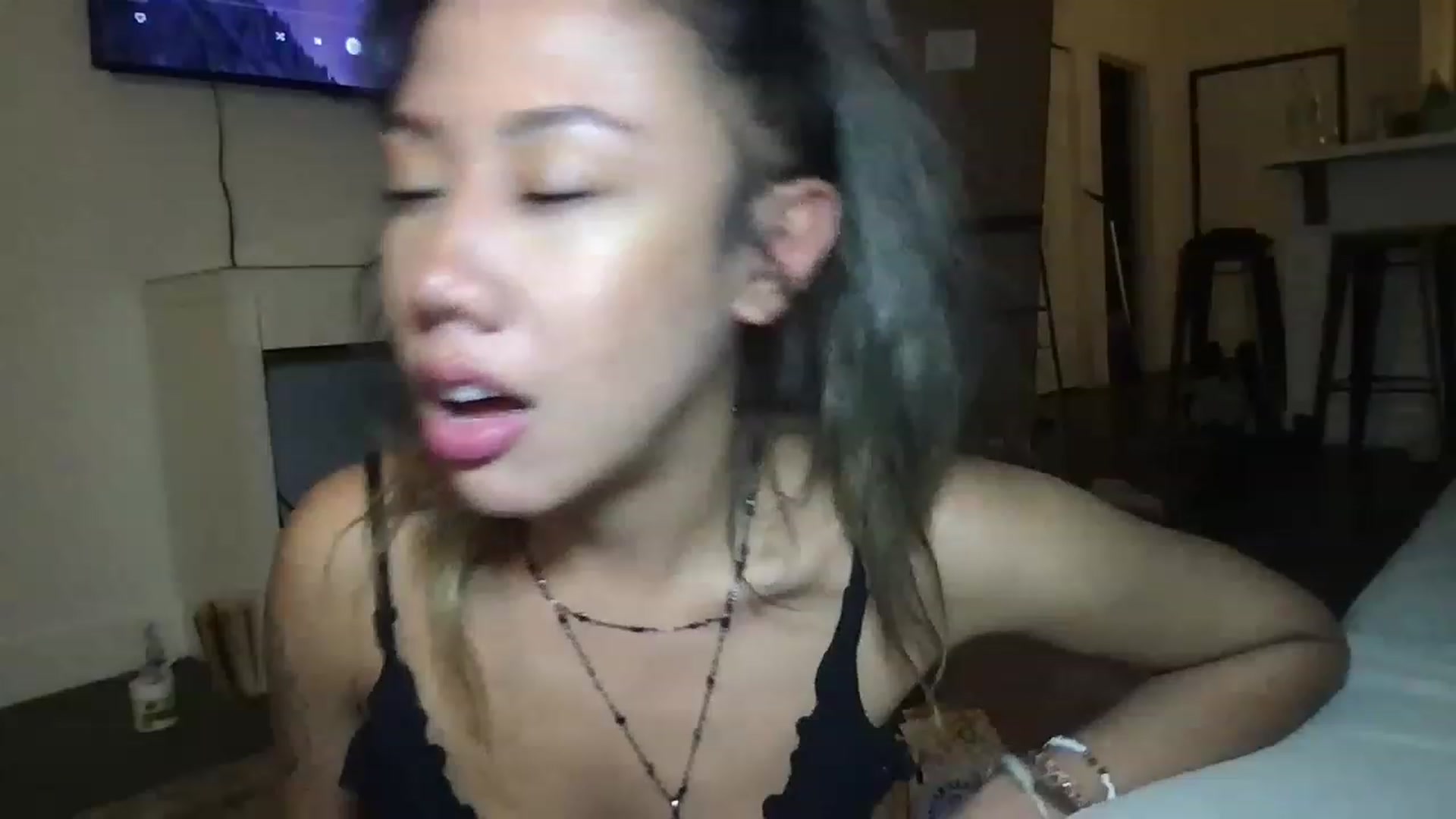 Gallery image thumbnail from RoseDewitt69's myfreecams stream on, 06/18/2023, 09:19 image 16 of 20