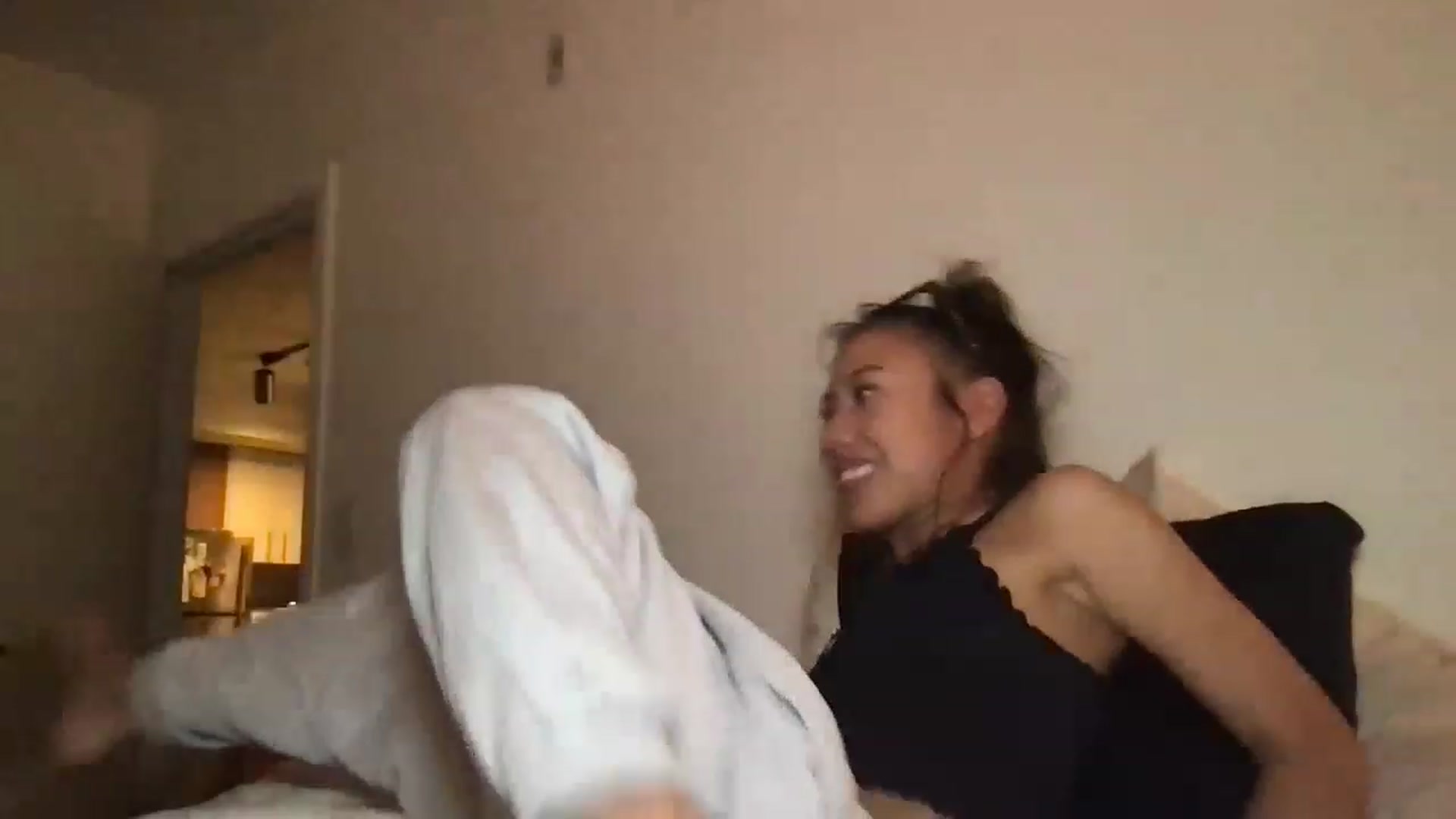 Gallery image thumbnail from RoseDewitt69's myfreecams stream on, 06/18/2023, 10:51 image 17 of 20