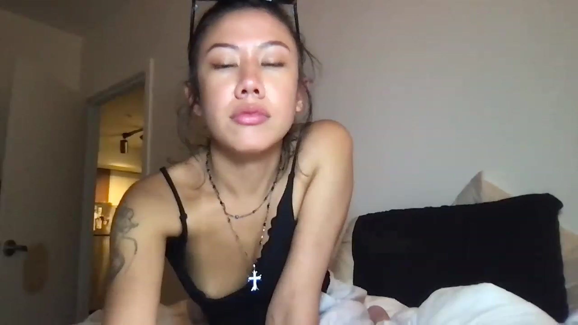 Gallery image thumbnail from RoseDewitt69's myfreecams stream on, 06/18/2023, 10:51 image 15 of 20