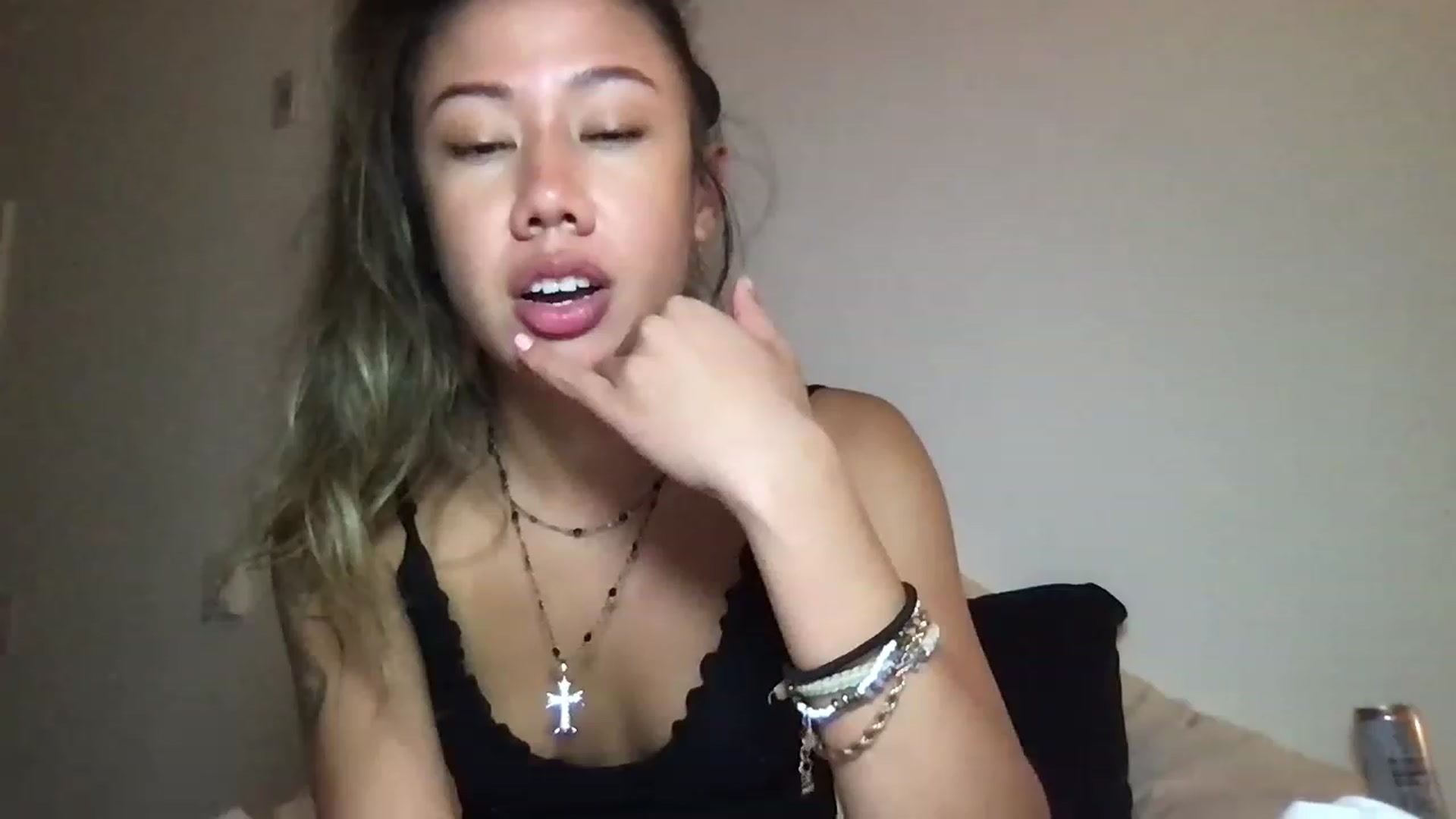 Gallery image thumbnail from RoseDewitt69's myfreecams stream on, 06/18/2023, 10:51 image 7 of 20