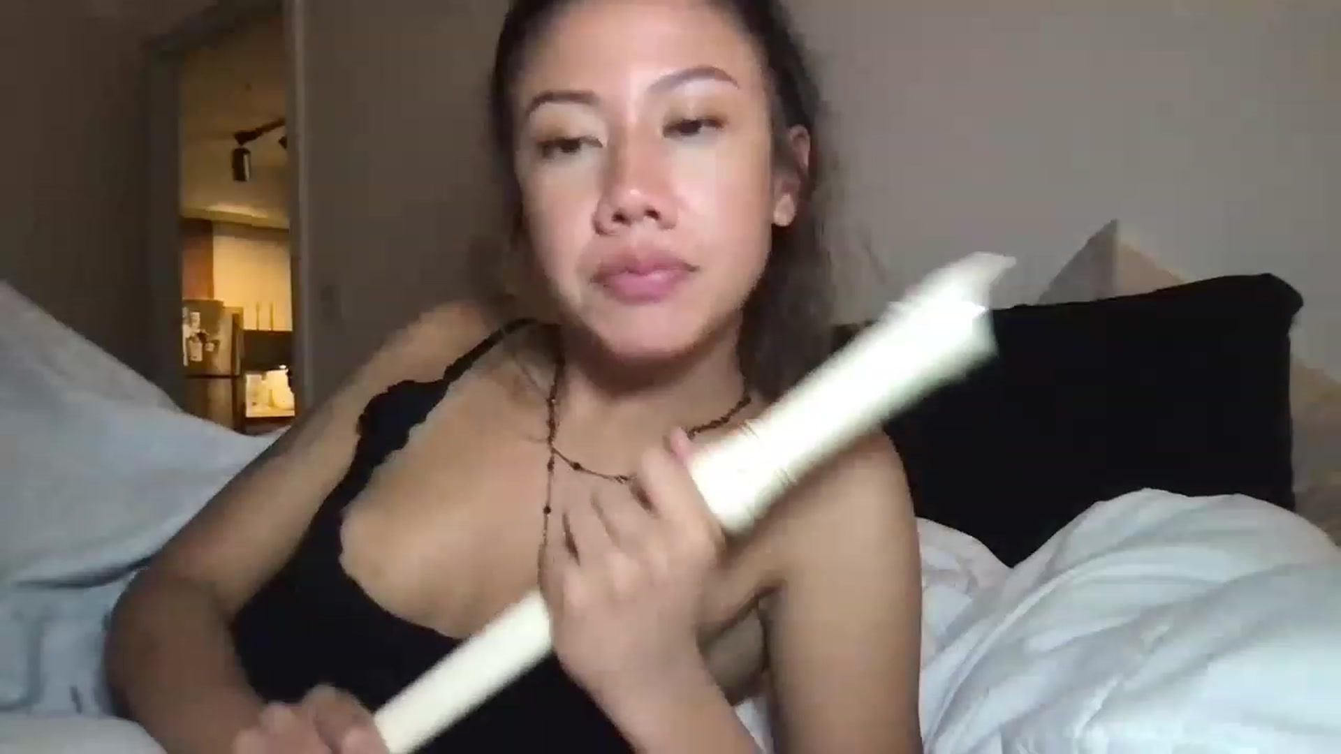 Gallery image thumbnail from RoseDewitt69's myfreecams stream on, 06/18/2023, 10:51 image 20 of 20