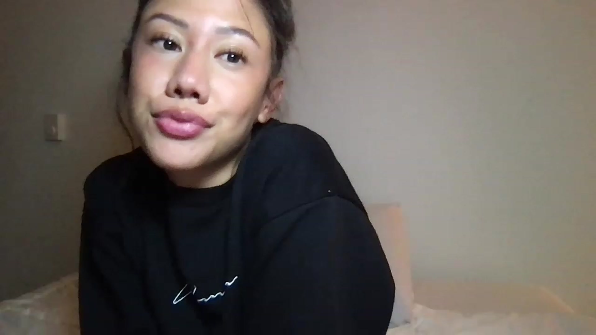 Gallery image thumbnail from RoseDewitt69's myfreecams stream on, 06/20/2023, 08:10 image 16 of 20
