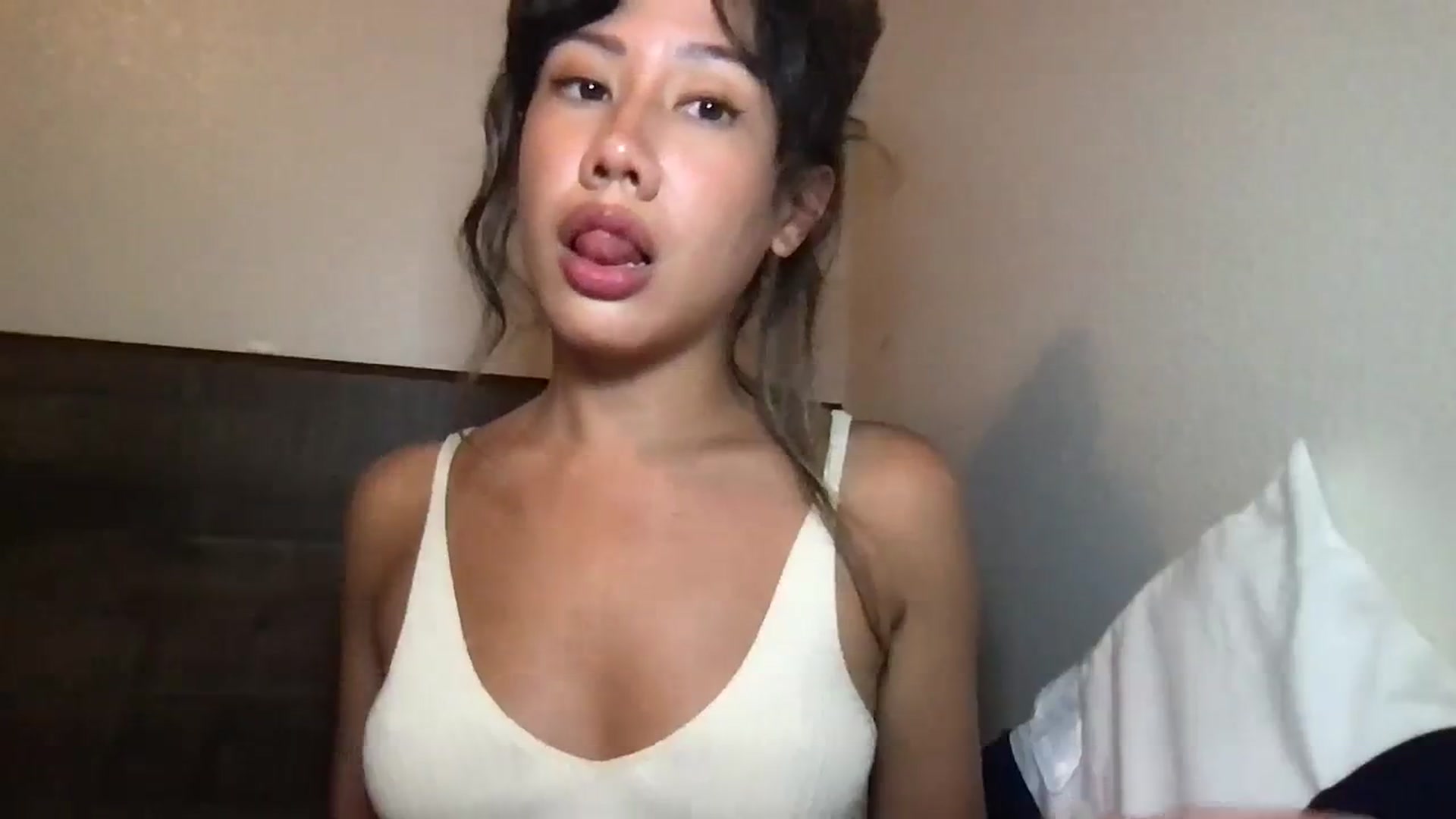 Gallery image thumbnail from RoseDewitt69's myfreecams stream on, 07/26/2023, 09:05 image 16 of 20
