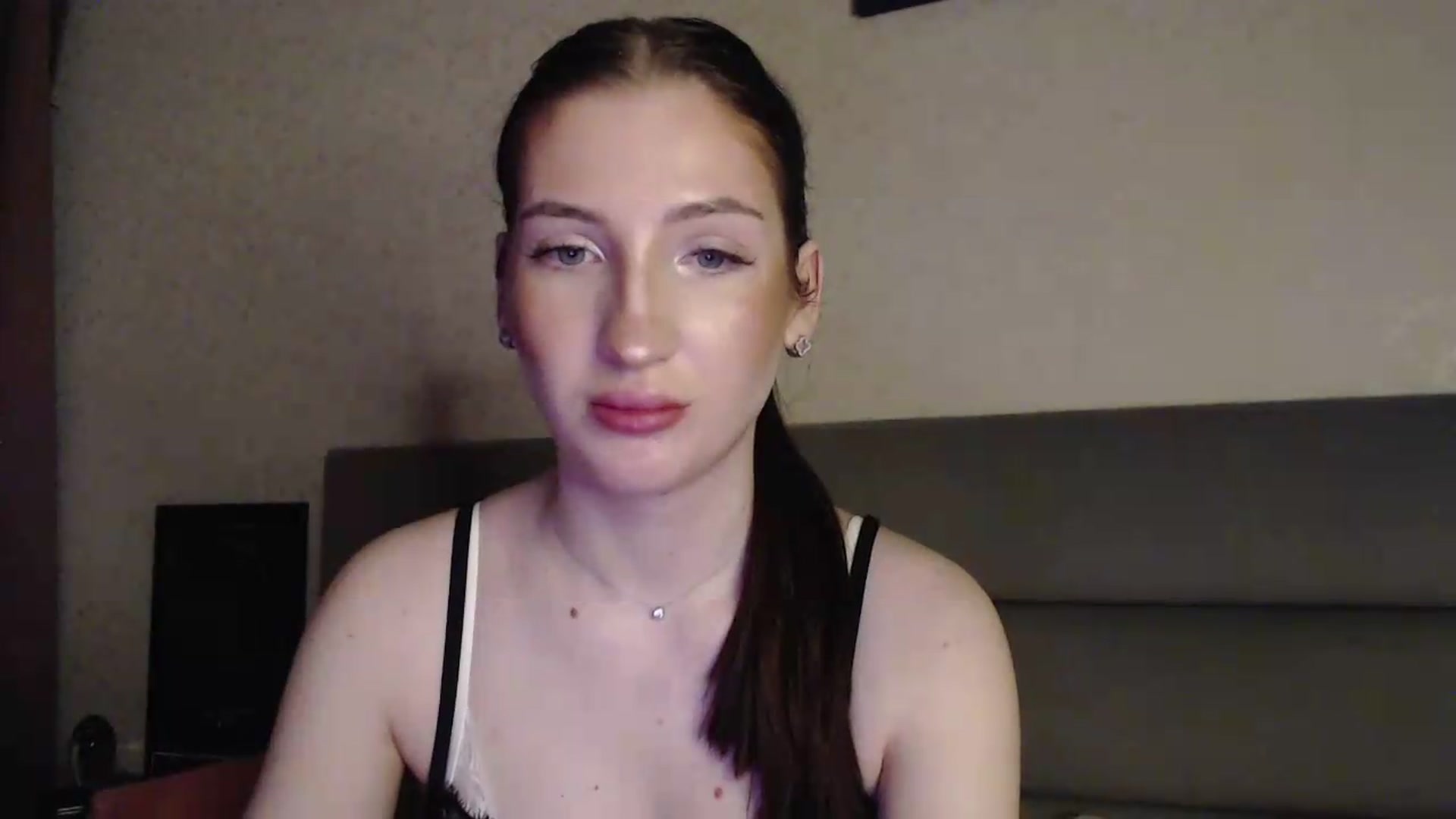 Gallery image thumbnail from RoseEs's myfreecams stream on, 05/18/2026, 19:30 image 15 of 20