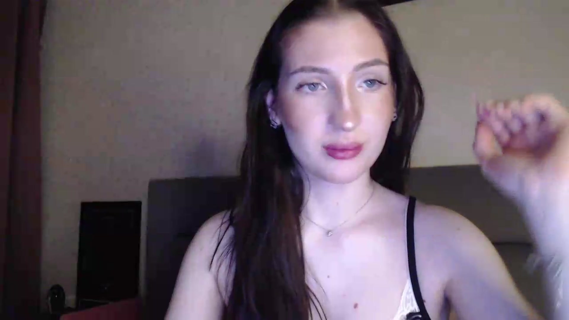 Gallery image thumbnail from RoseEs's myfreecams stream on, 05/18/2026, 19:30 image 10 of 20