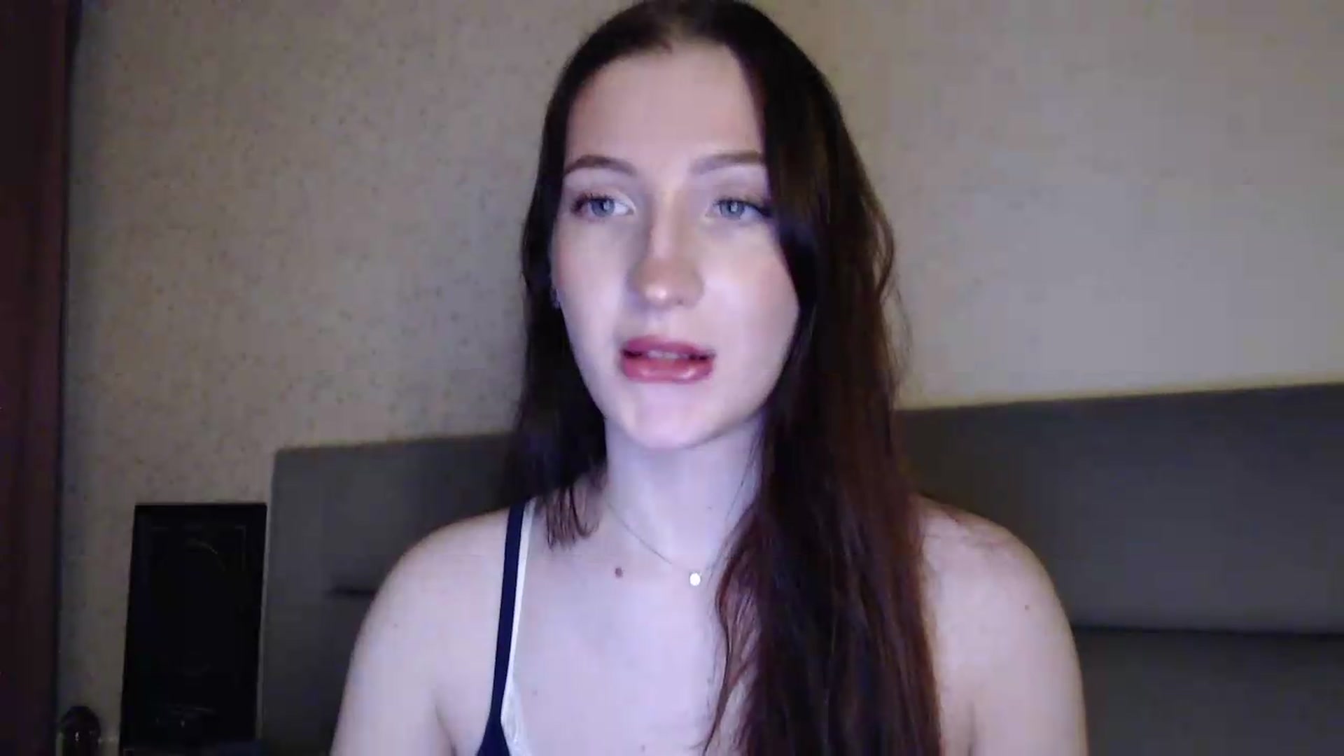 Gallery image thumbnail from RoseEs's myfreecams stream on, 05/23/2026, 18:10 image 9 of 20