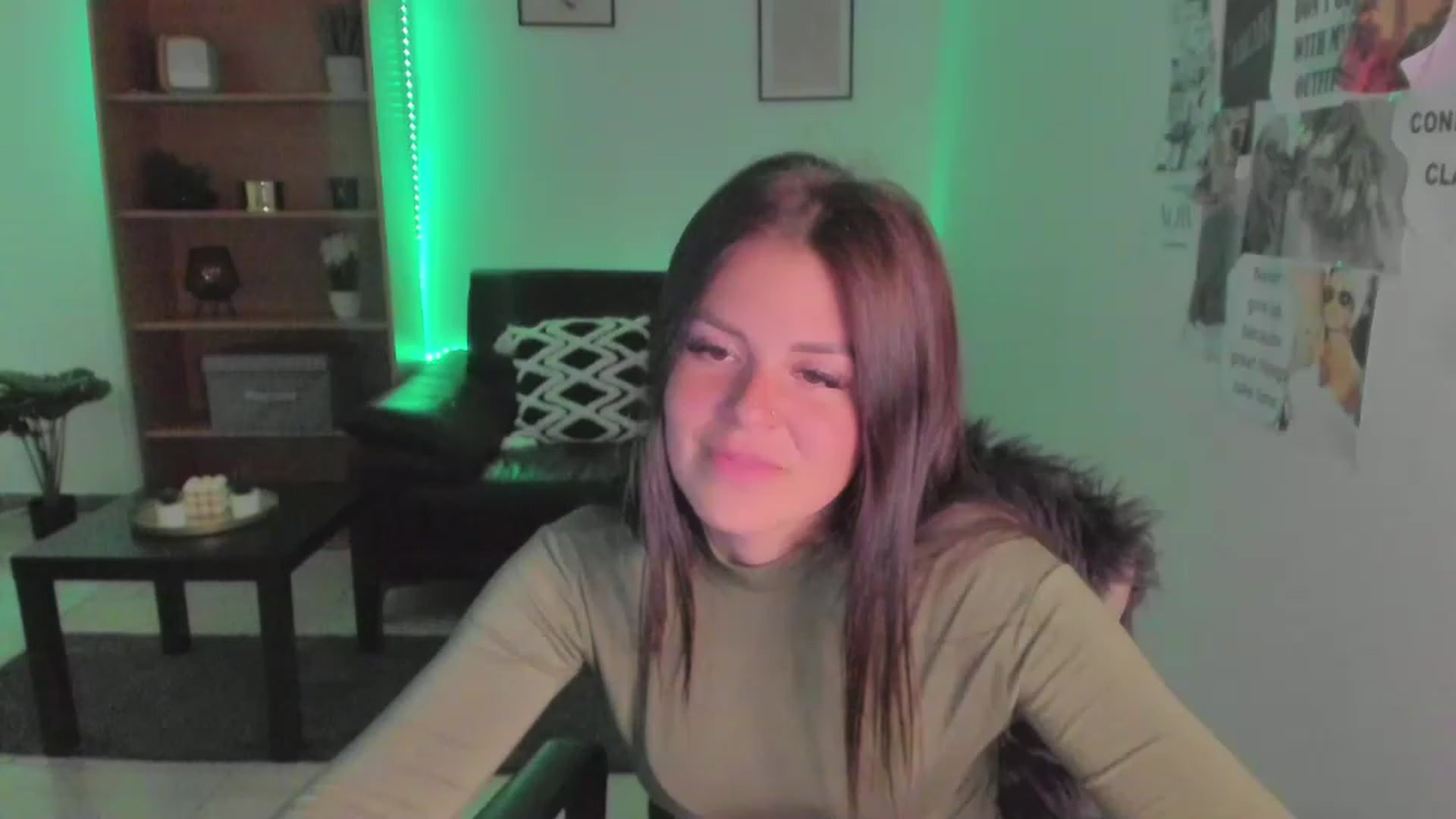 Gallery image thumbnail from RoseMonroe18's myfreecams stream on, 04/17/2023, 14:14 image 14 of 20