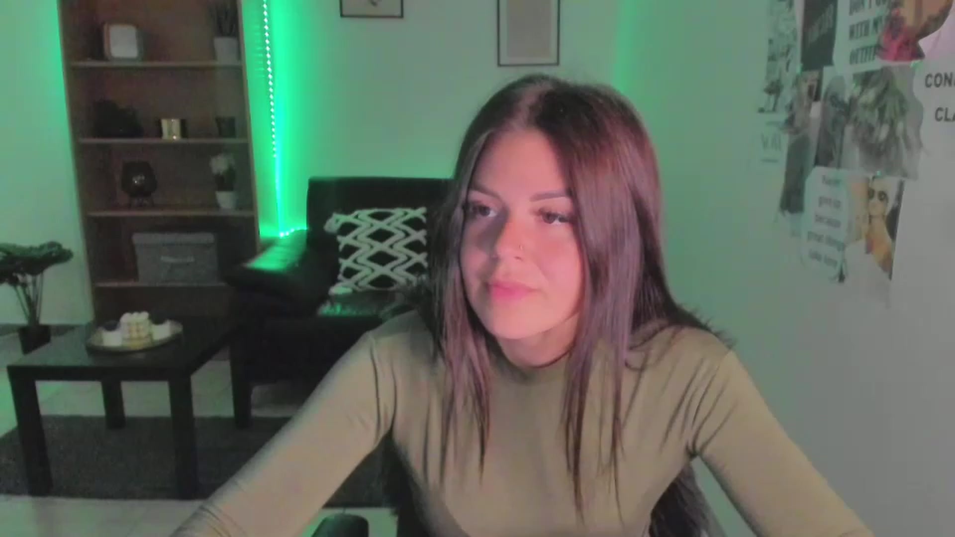 Gallery image thumbnail from RoseMonroe18's myfreecams stream on, 04/17/2023, 14:14 image 6 of 20