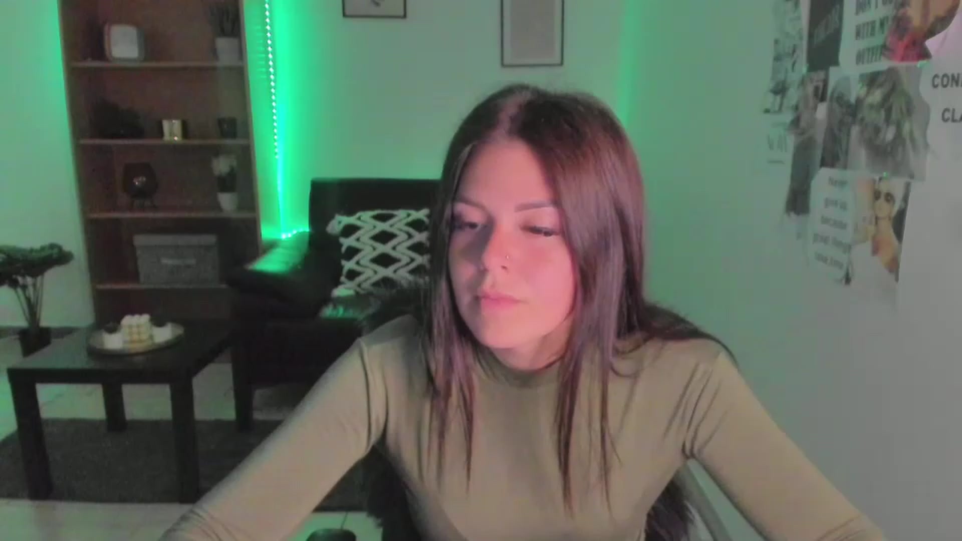 Gallery image thumbnail from RoseMonroe18's myfreecams stream on, 04/17/2023, 14:14 image 7 of 20