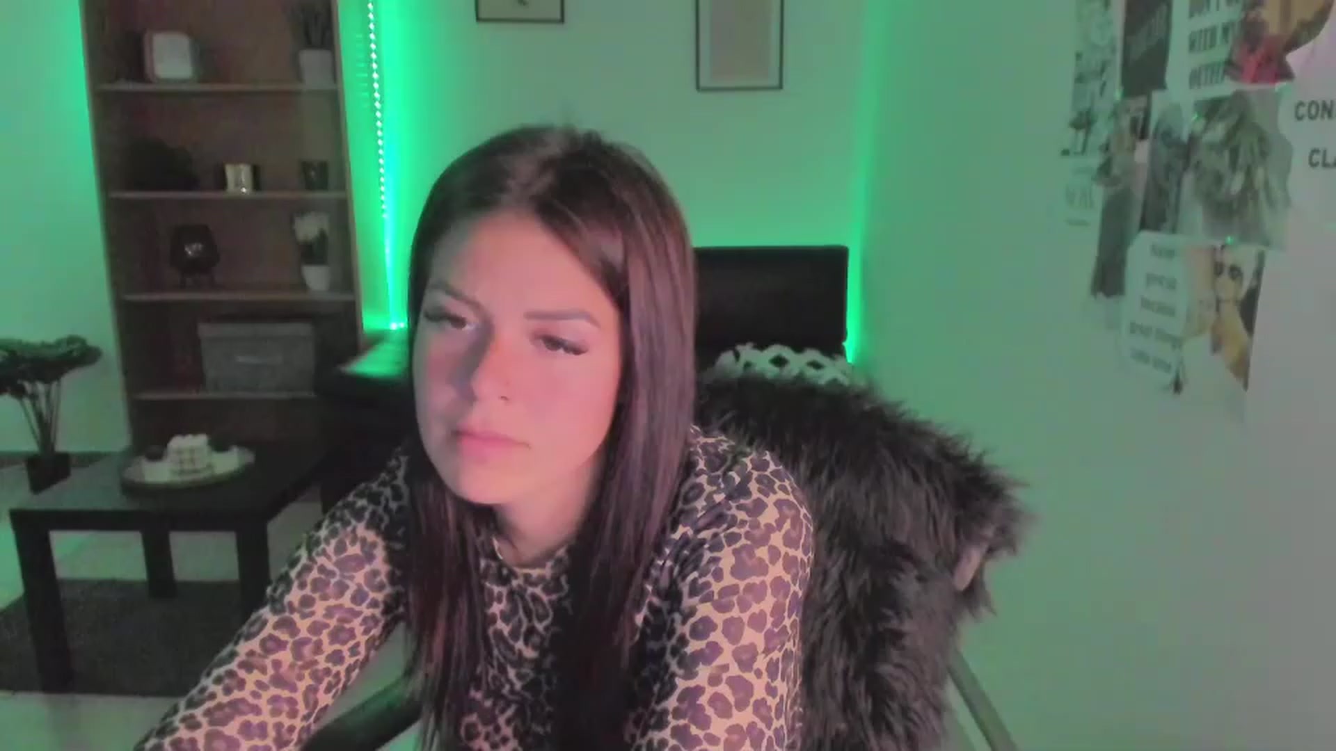 Gallery image thumbnail from RoseMonroe18's myfreecams stream on, 04/18/2023, 16:06 image 3 of 20