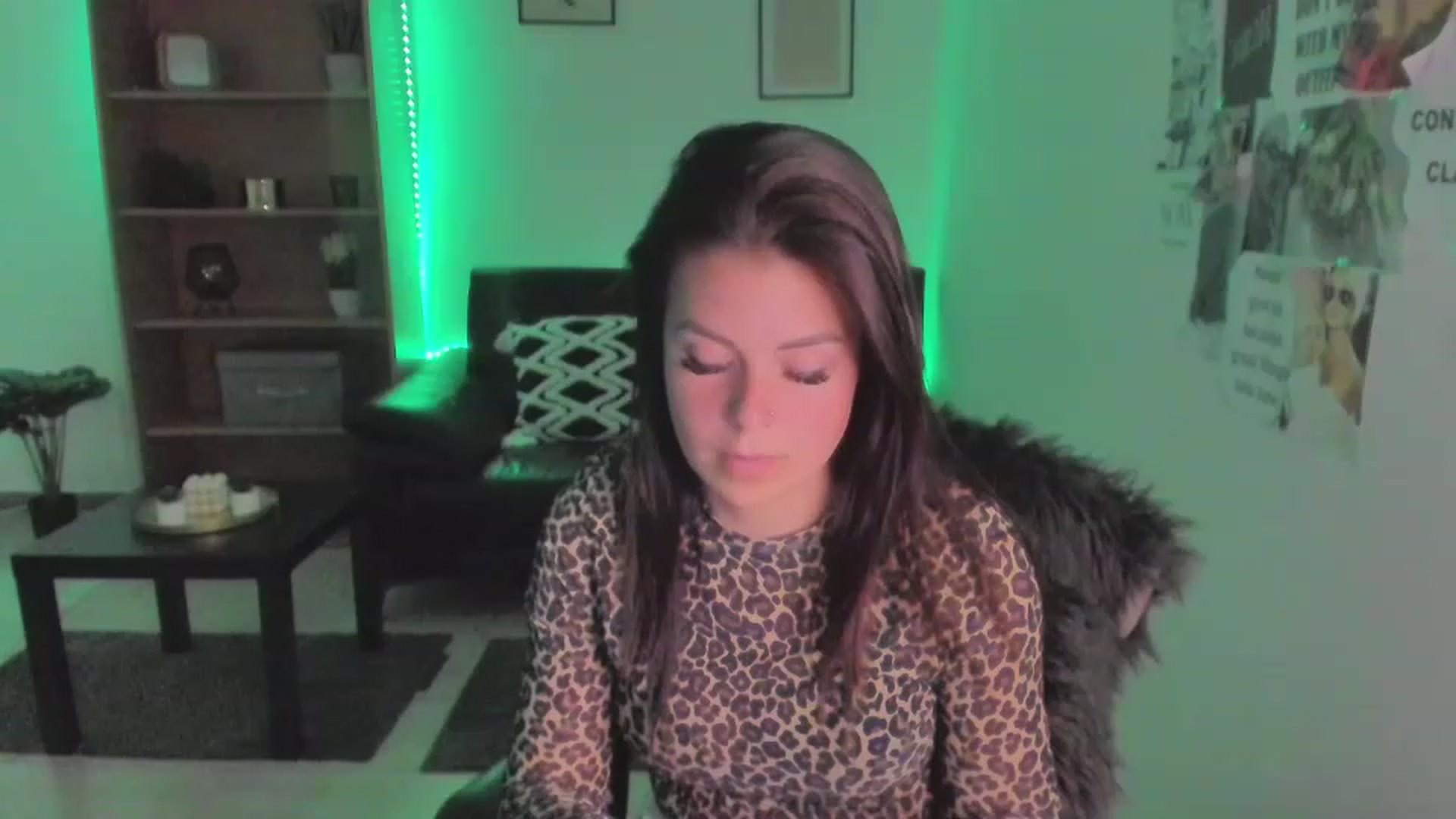 Gallery image thumbnail from RoseMonroe18's myfreecams stream on, 04/18/2023, 16:06 image 17 of 20