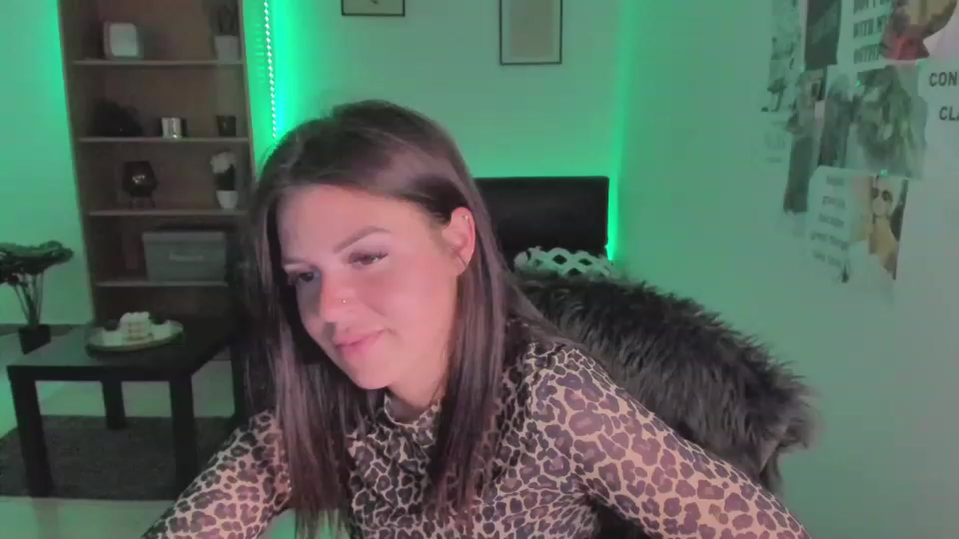 Gallery image thumbnail from RoseMonroe18's myfreecams stream on, 04/18/2023, 16:06 image 10 of 20