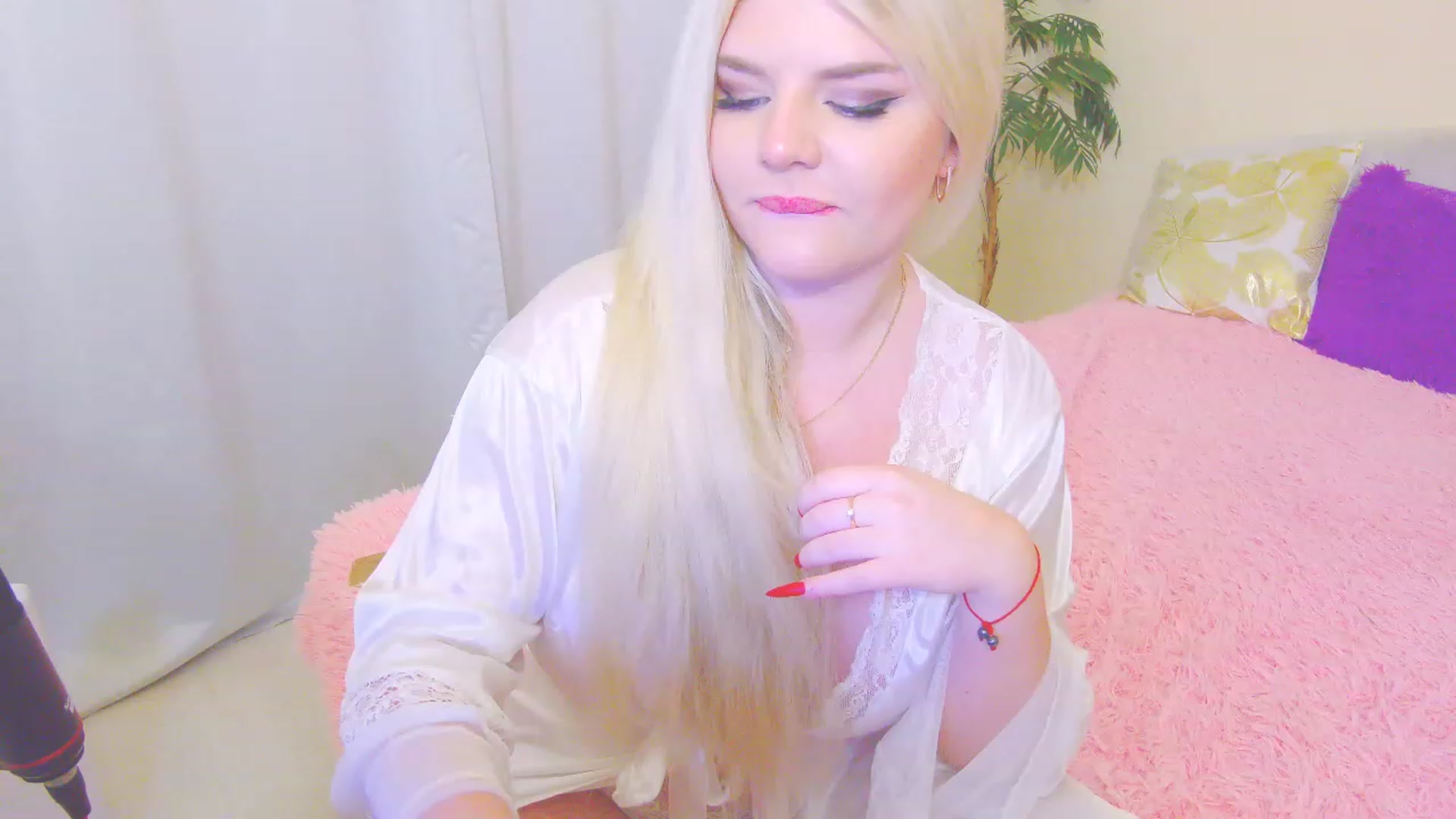 Gallery image thumbnail from RoseParadise's myfreecams stream on, 11/23/2022, 03:40 image 17 of 20