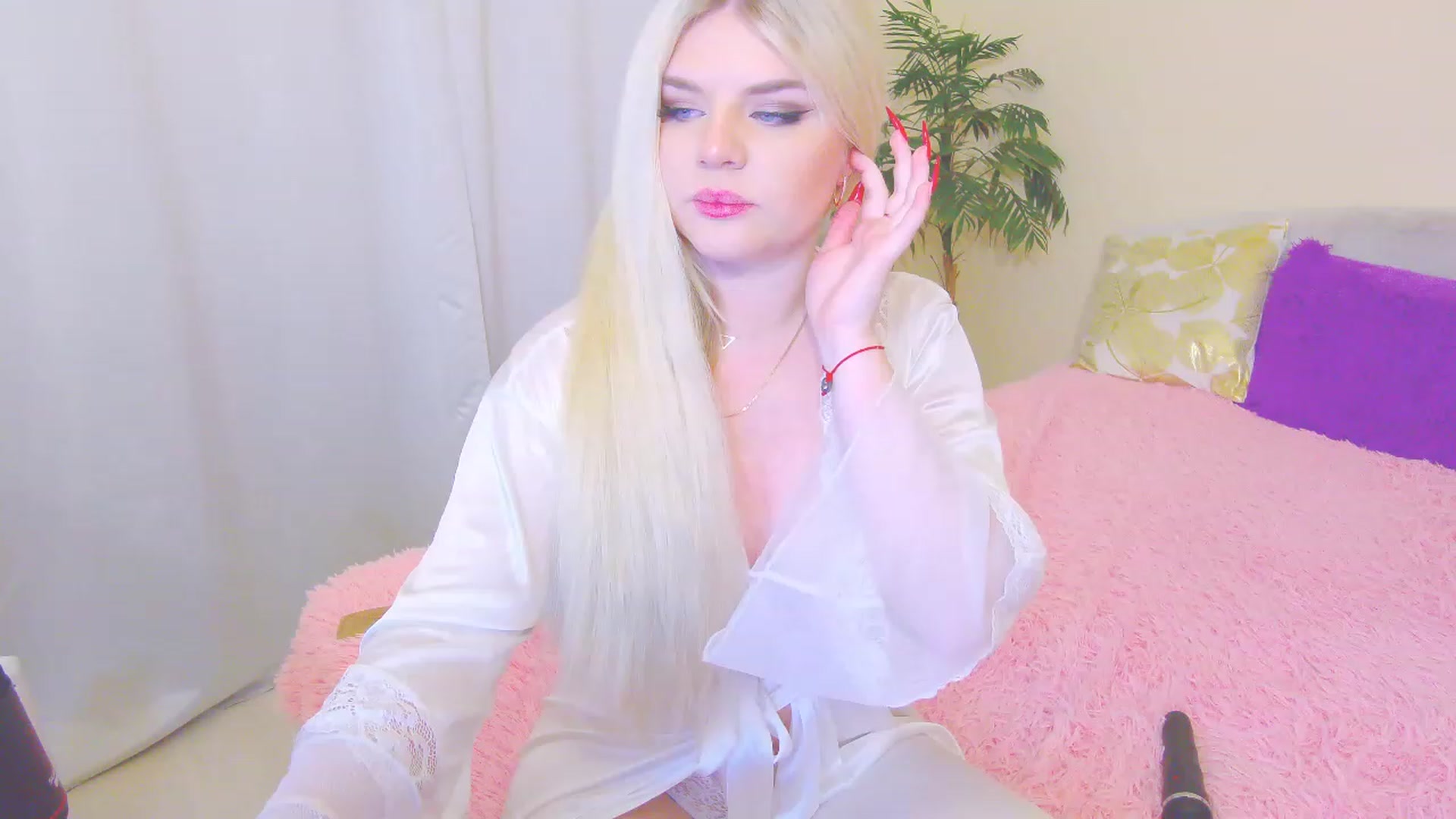 Gallery image thumbnail from RoseParadise's myfreecams stream on, 11/23/2022, 03:40 image 11 of 20
