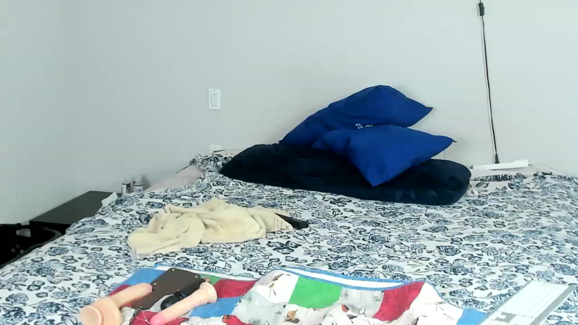Gallery image thumbnail from RoseRayan's myfreecams stream on, 05/15/2023, 18:31 image 19 of 20