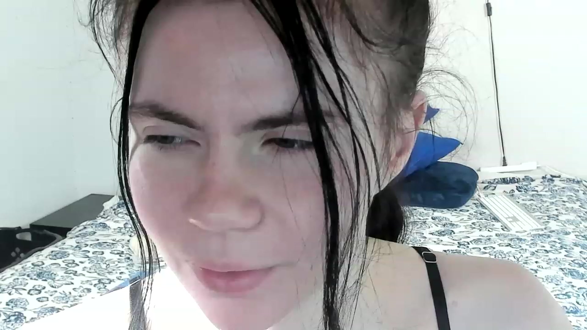 Gallery image thumbnail from RoseRayan's myfreecams stream on, 05/15/2023, 18:31 image 9 of 20