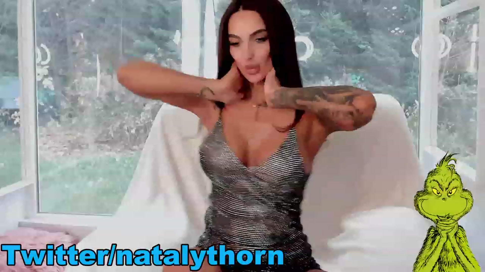 Gallery image thumbnail from RoseTatt88's myfreecams stream on, 12/19/2022, 12:51 image 13 of 20