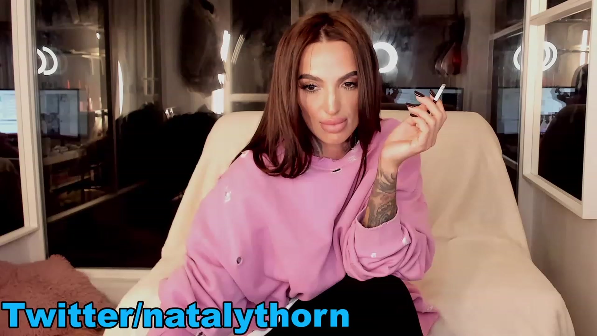 Gallery image thumbnail from RoseTatt88's myfreecams stream on, 12/28/2022, 15:27 image 13 of 20