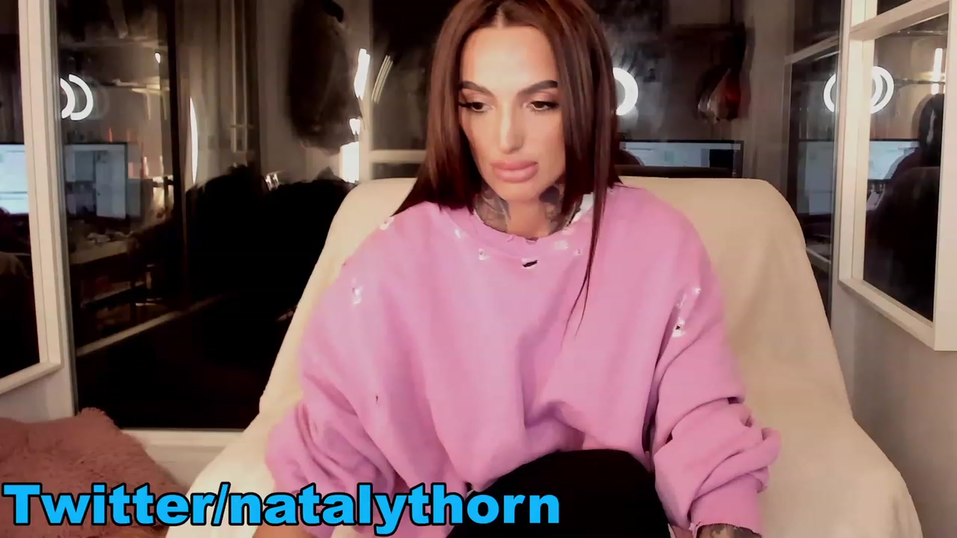 Gallery image thumbnail from RoseTatt88's myfreecams stream on, 12/28/2022, 15:27 image 12 of 20