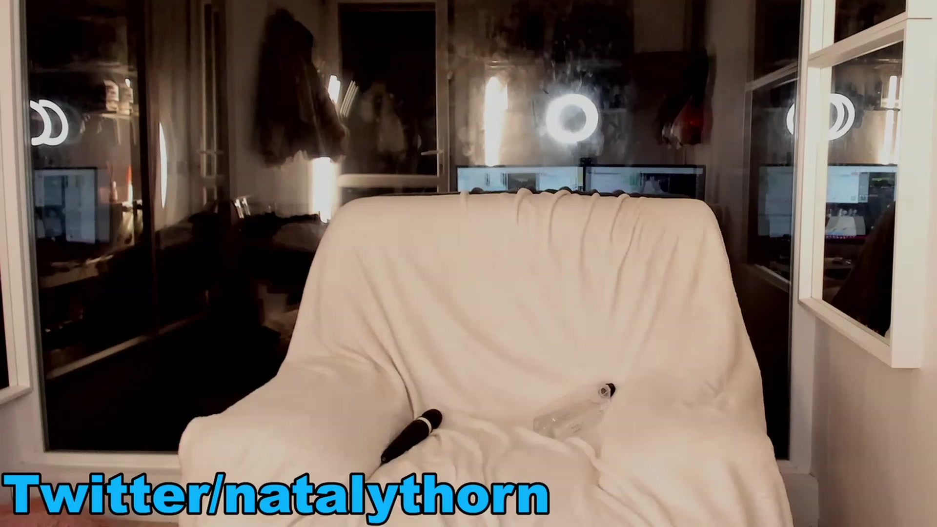 Gallery image thumbnail from RoseTatt88's myfreecams stream on, 12/31/2022, 18:14 image 4 of 20