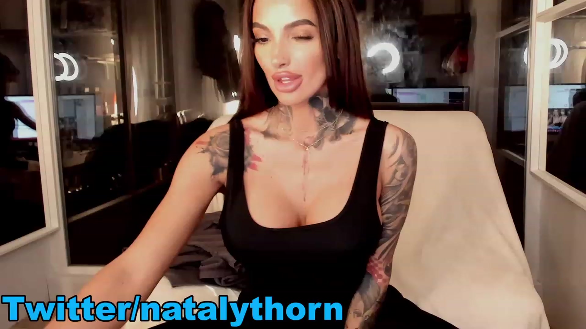 Gallery image thumbnail from RoseTatt88's myfreecams stream on, 01/02/2023, 17:05 image 10 of 20