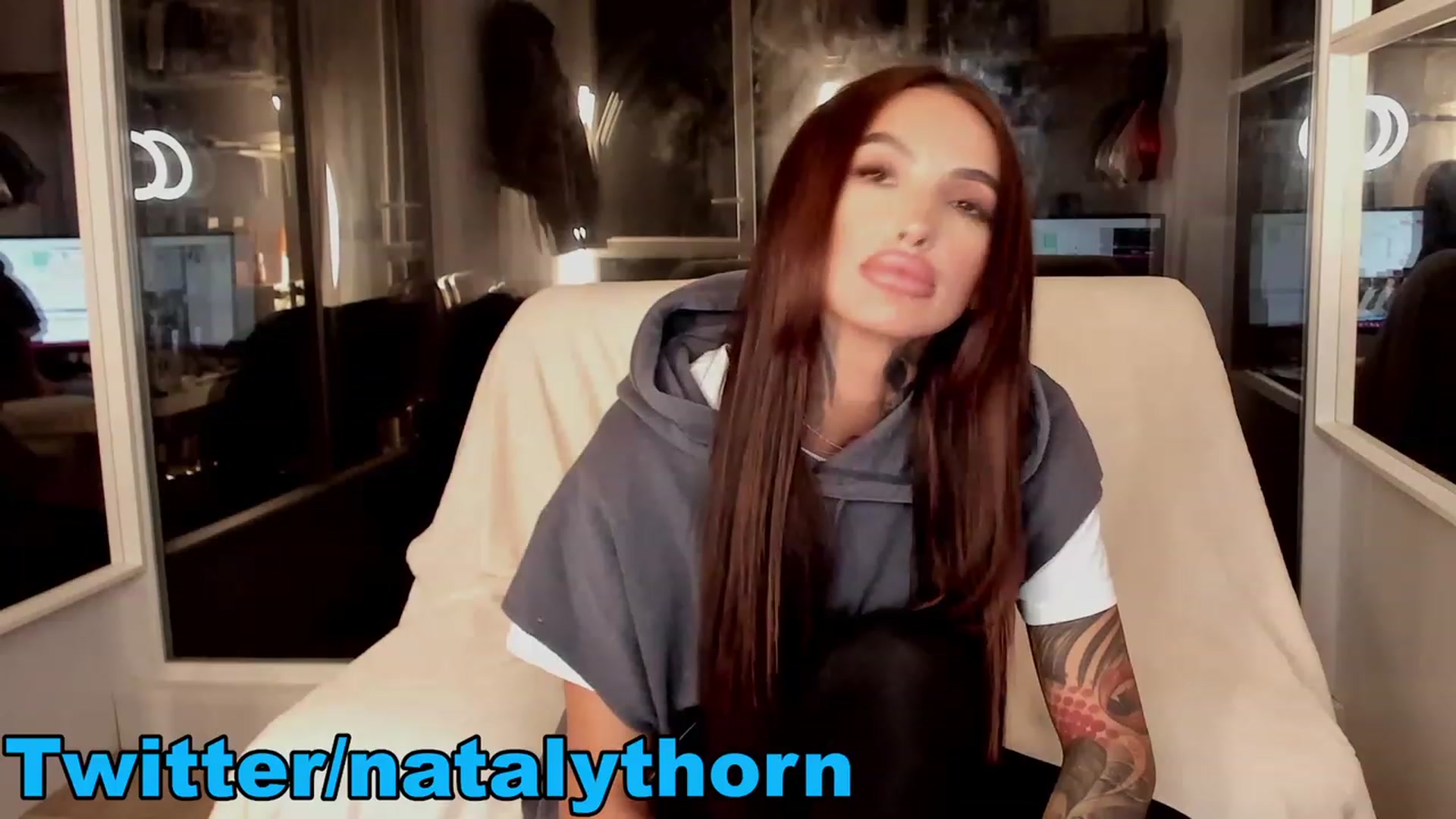 Gallery image thumbnail from RoseTatt88's myfreecams stream on, 01/02/2023, 17:05 image 16 of 20