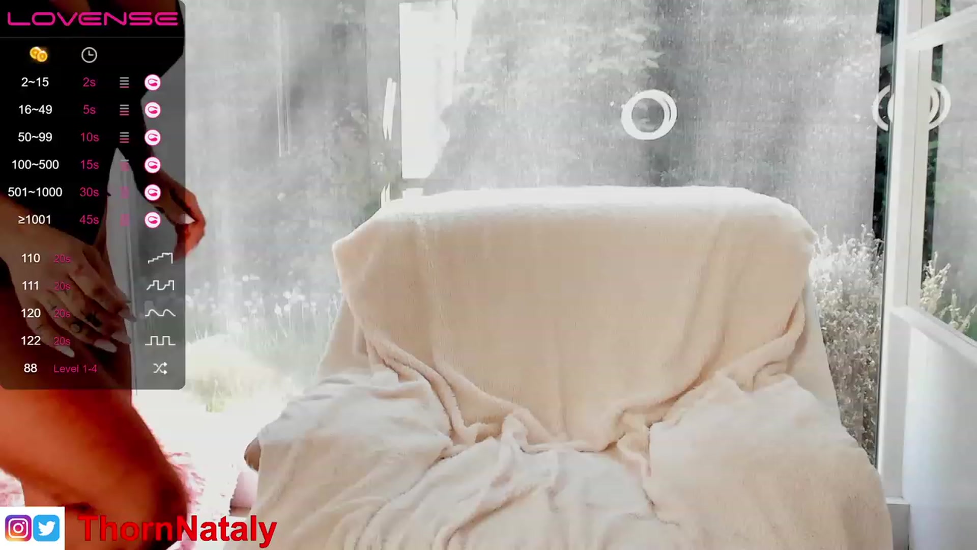 Gallery image thumbnail from RoseTatt88's myfreecams stream on, 05/01/2023, 09:15 image 10 of 20