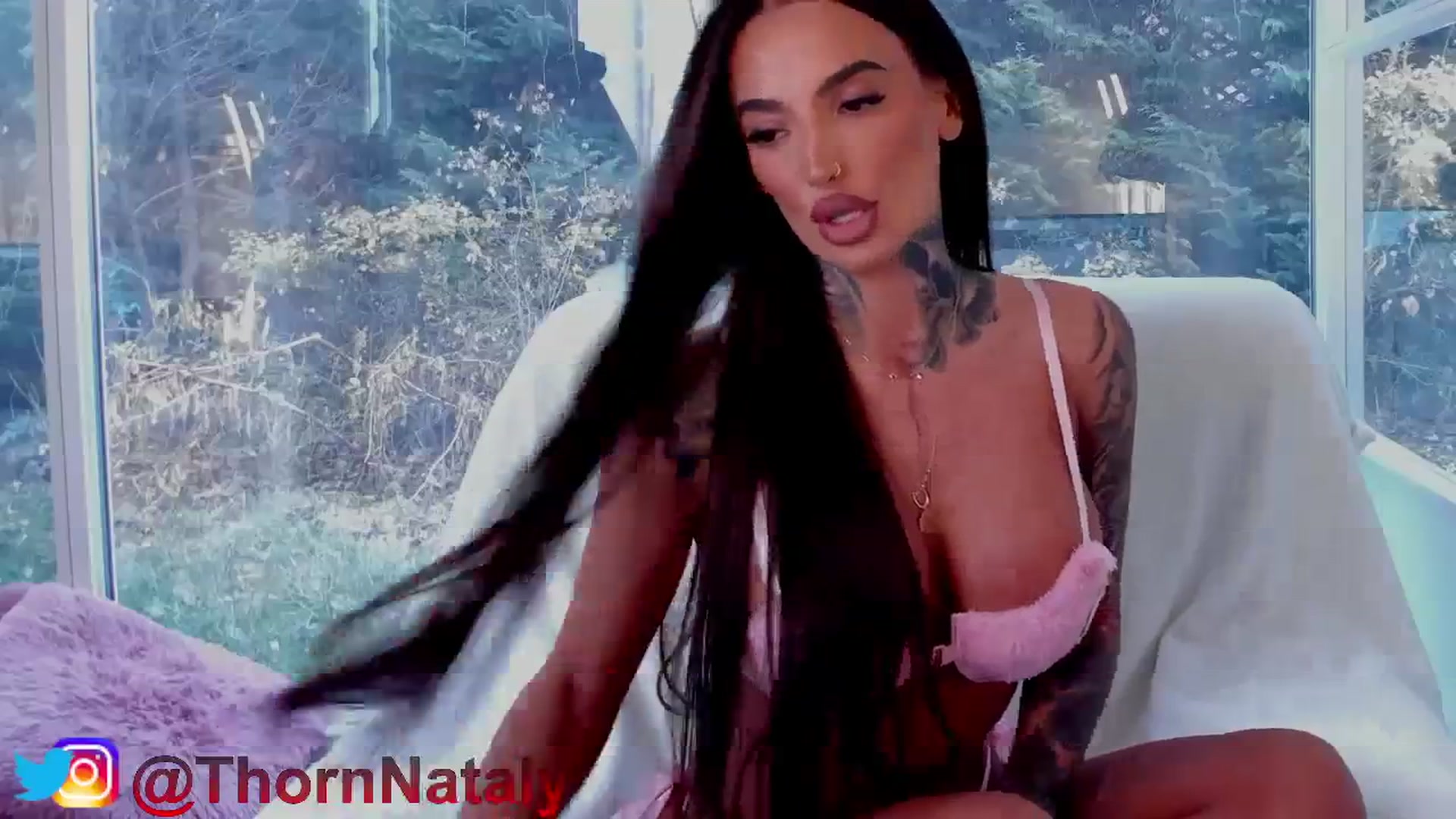 Gallery image thumbnail from RoseTatt88's myfreecams stream on, 01/04/2024, 08:45 image 2 of 20