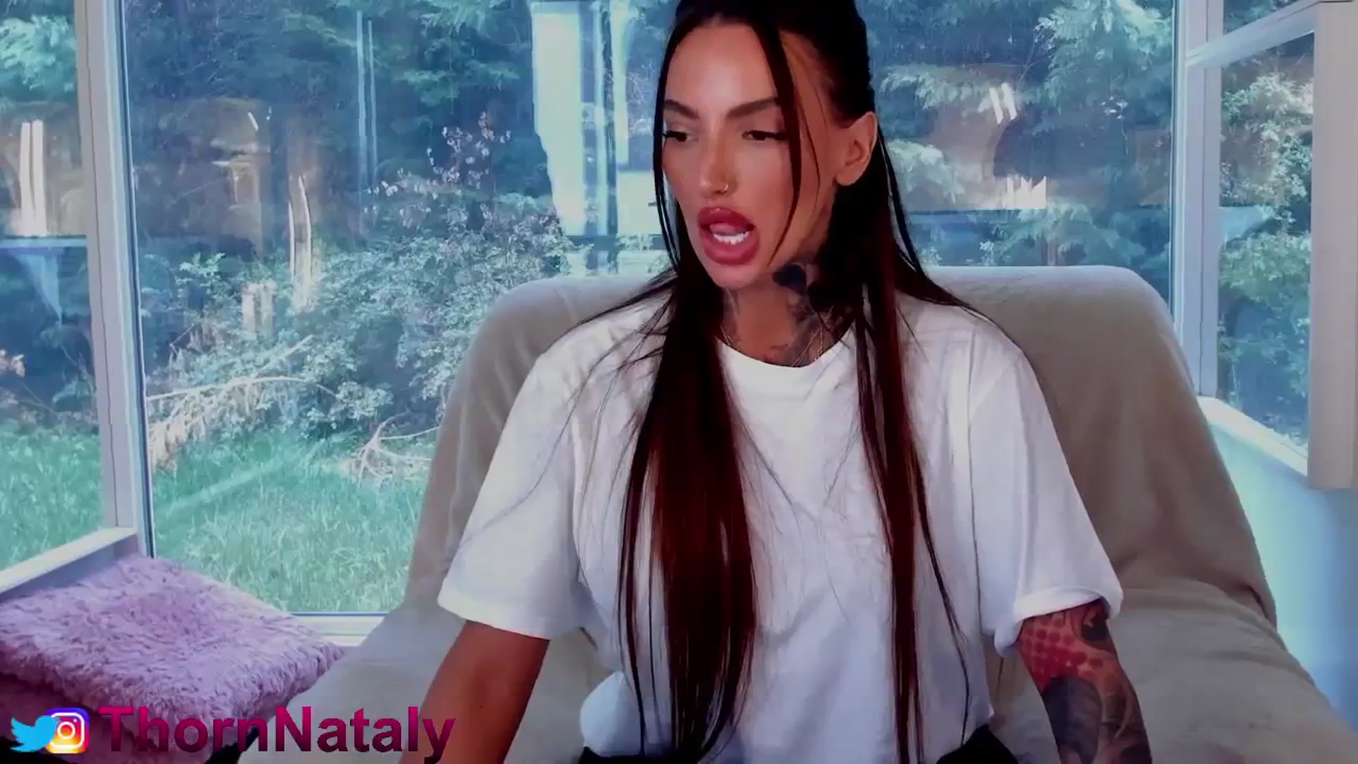 Gallery image thumbnail from RoseTatt88's myfreecams stream on, 03/13/2024, 09:46 image 10 of 20