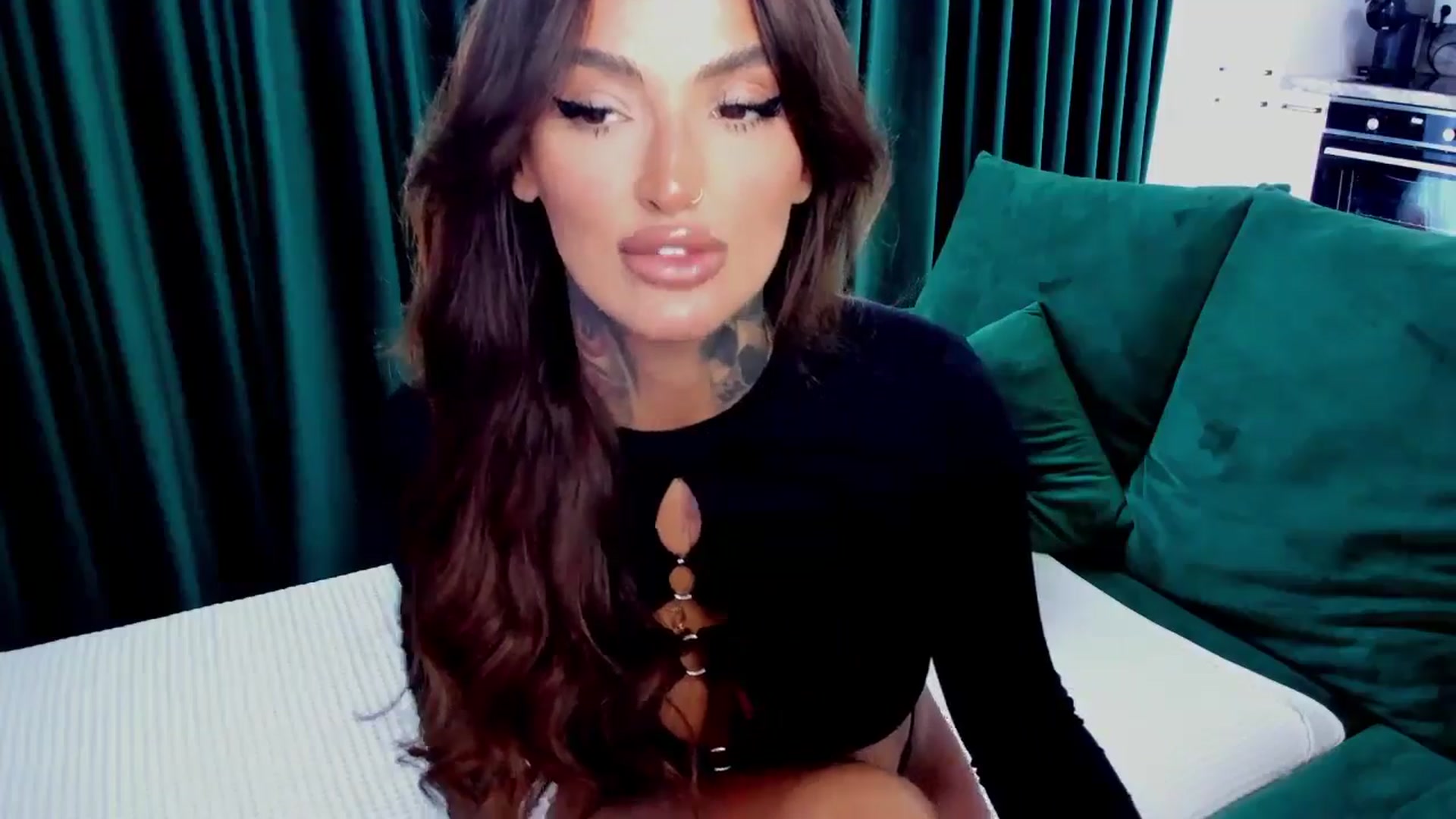 Gallery image thumbnail from RoseTatt88's myfreecams stream on, 10/17/2024, 08:11 image 19 of 20