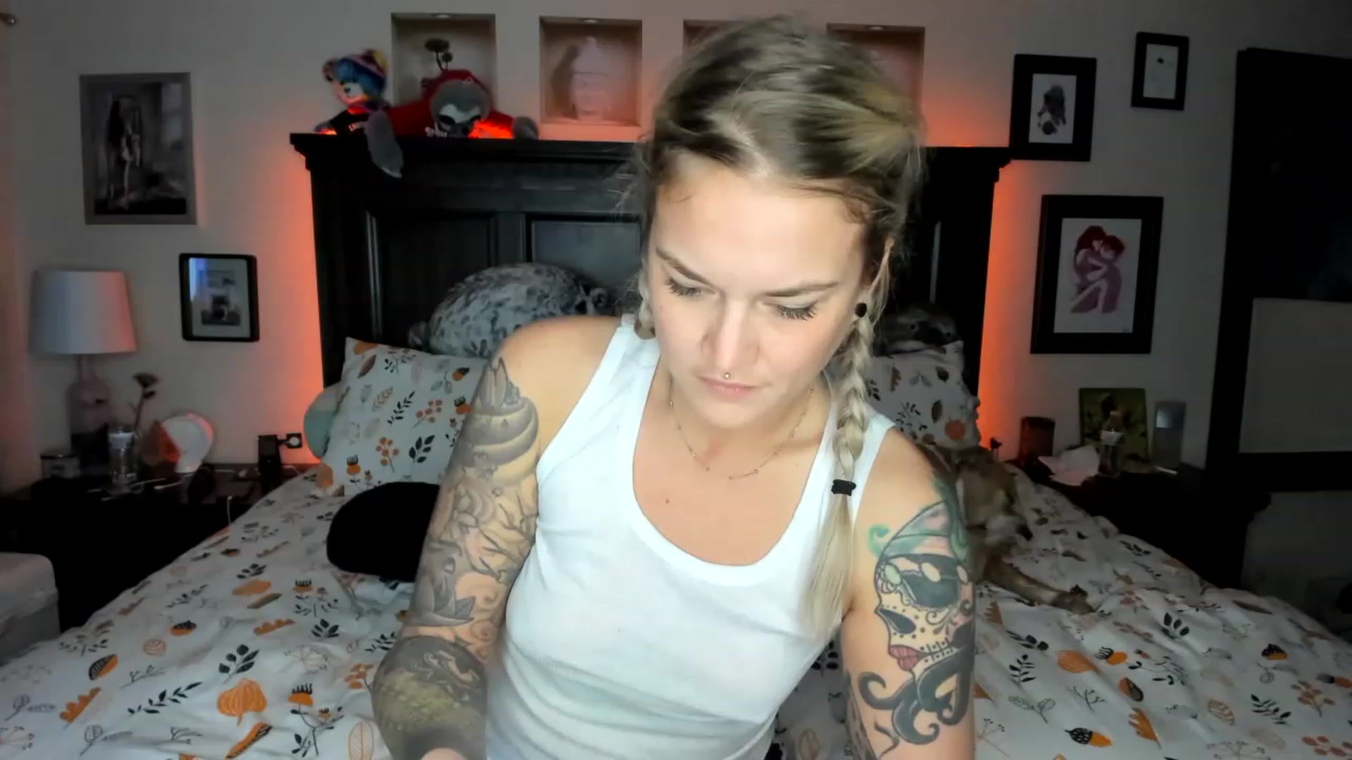 Gallery image thumbnail from Rose_Kitten's myfreecams stream on, 11/23/2022, 02:51 image 1 of 20