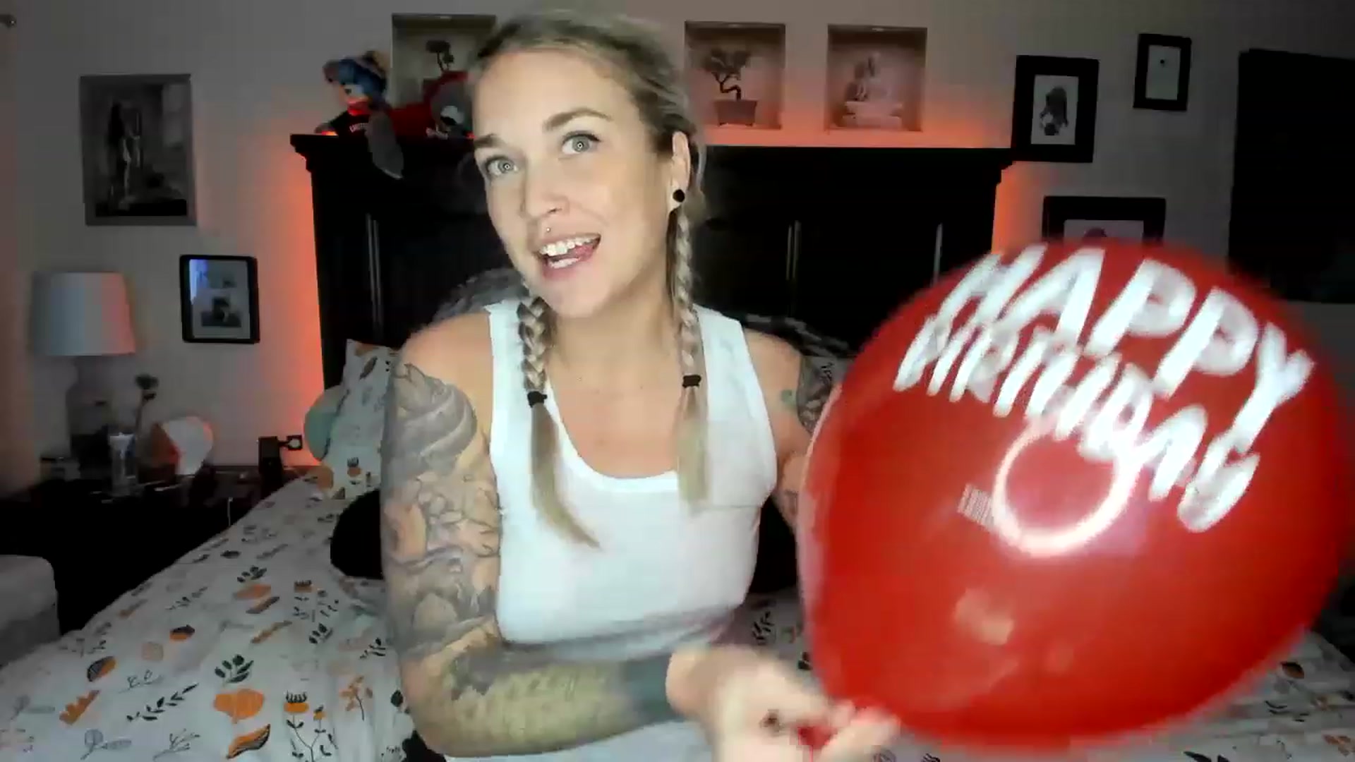 Gallery image thumbnail from Rose_Kitten's myfreecams stream on, 11/23/2022, 02:51 image 2 of 20