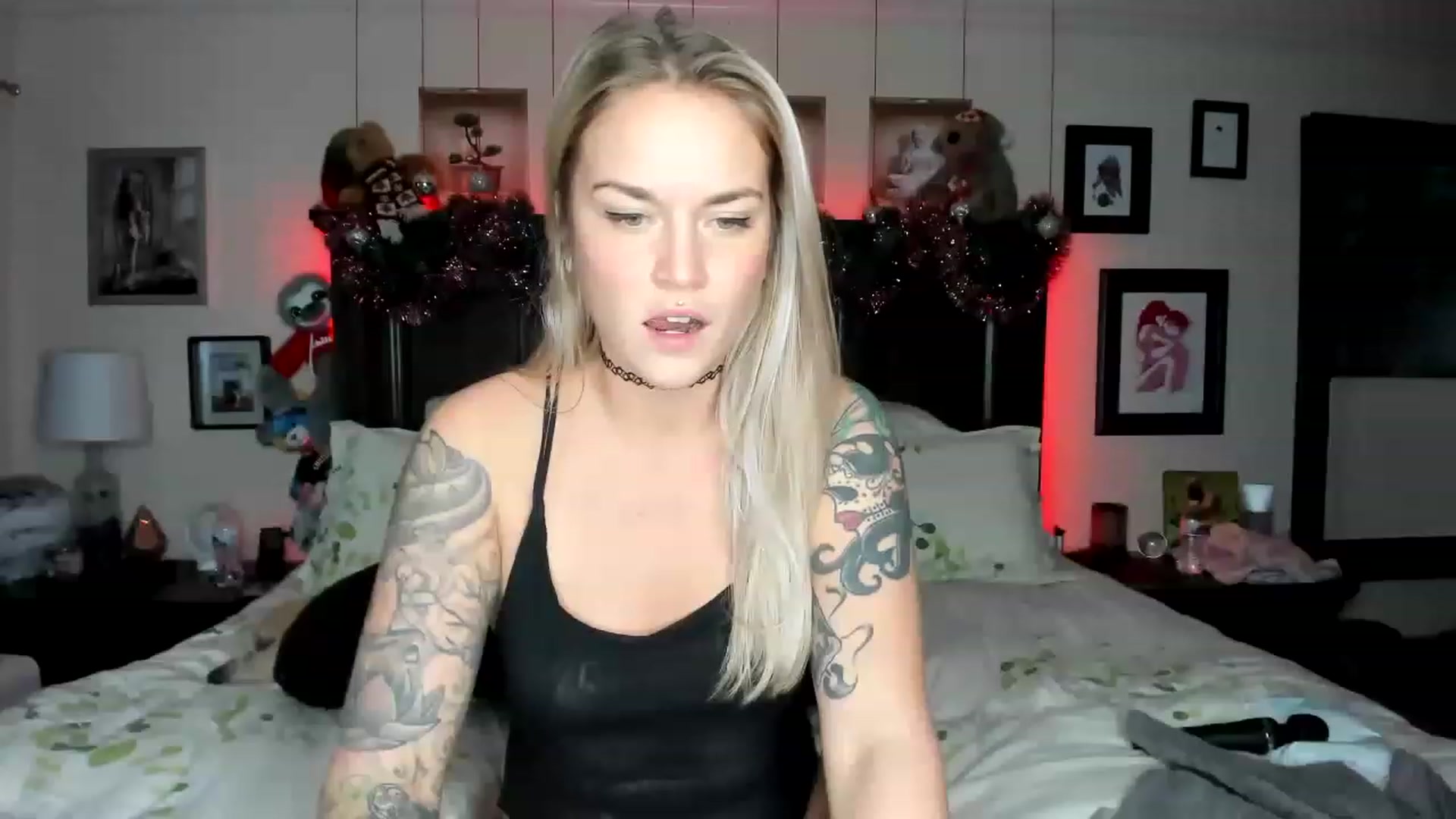 Gallery image thumbnail from Rose_Kitten's myfreecams stream on, 12/03/2022, 02:57 image 4 of 20